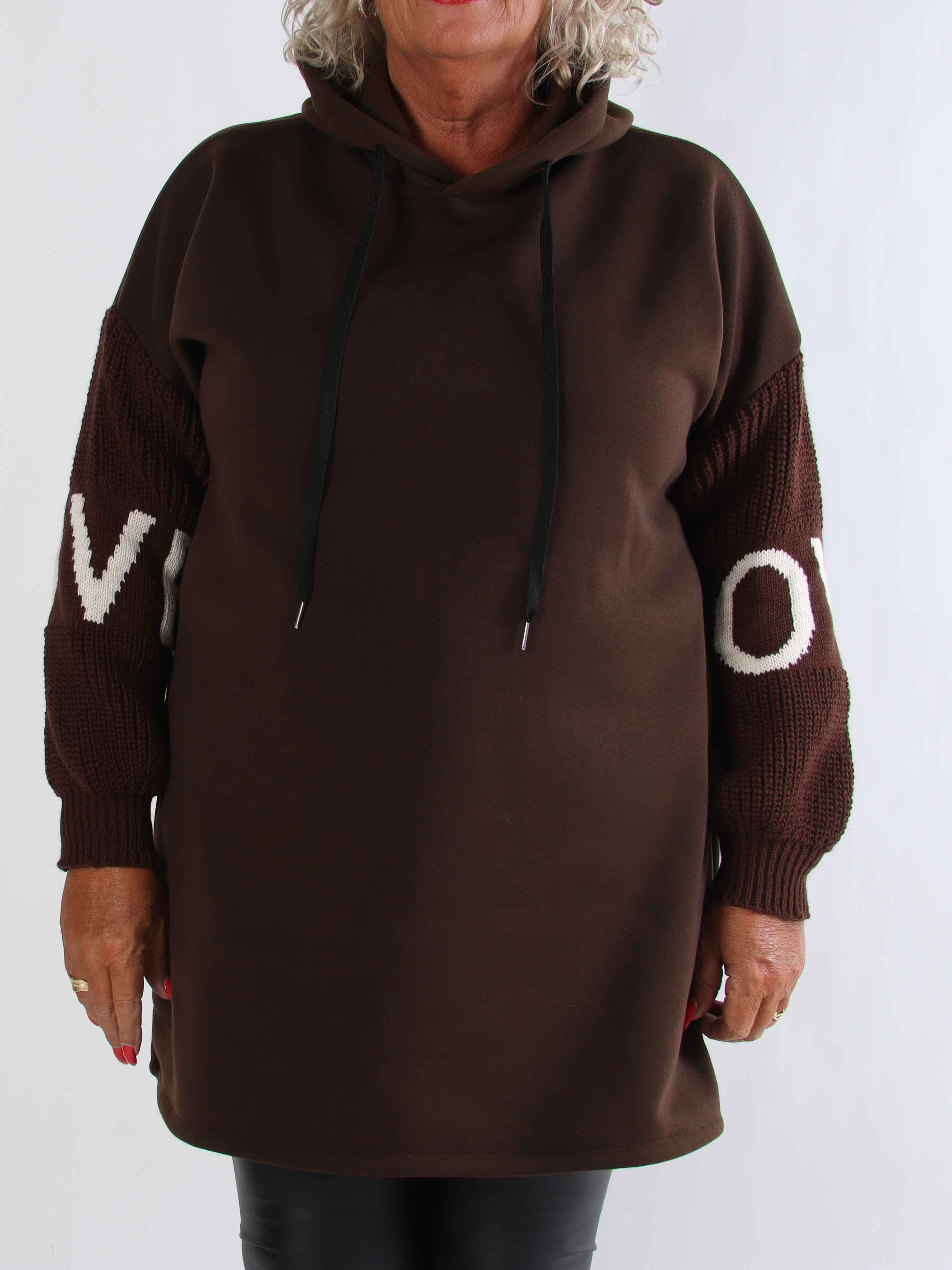 Debbie Hoodie - Plus size hoodie med stickade ärmar
