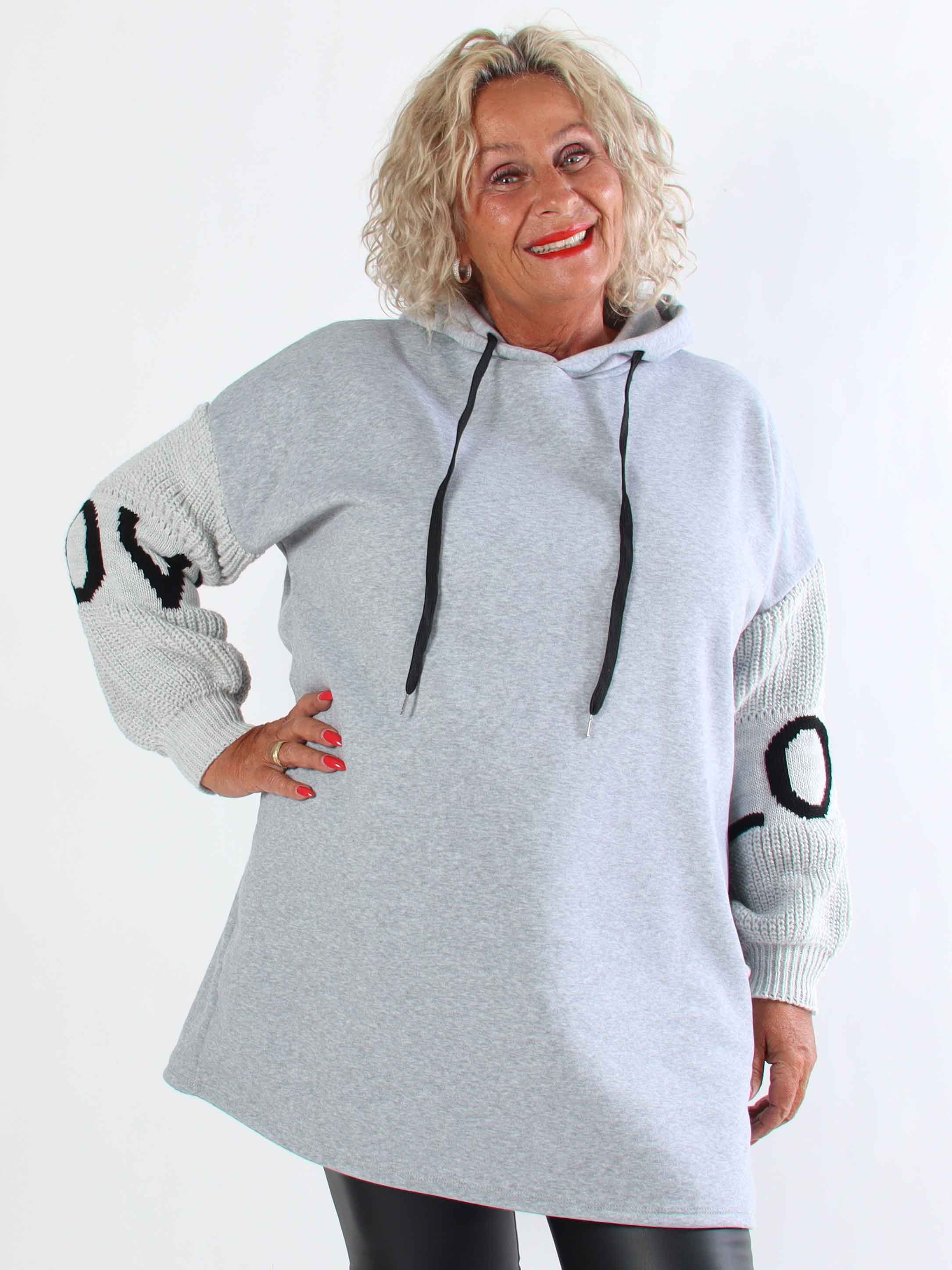 Debbie Hoodie - Plus size hoodie med stickade ärmar