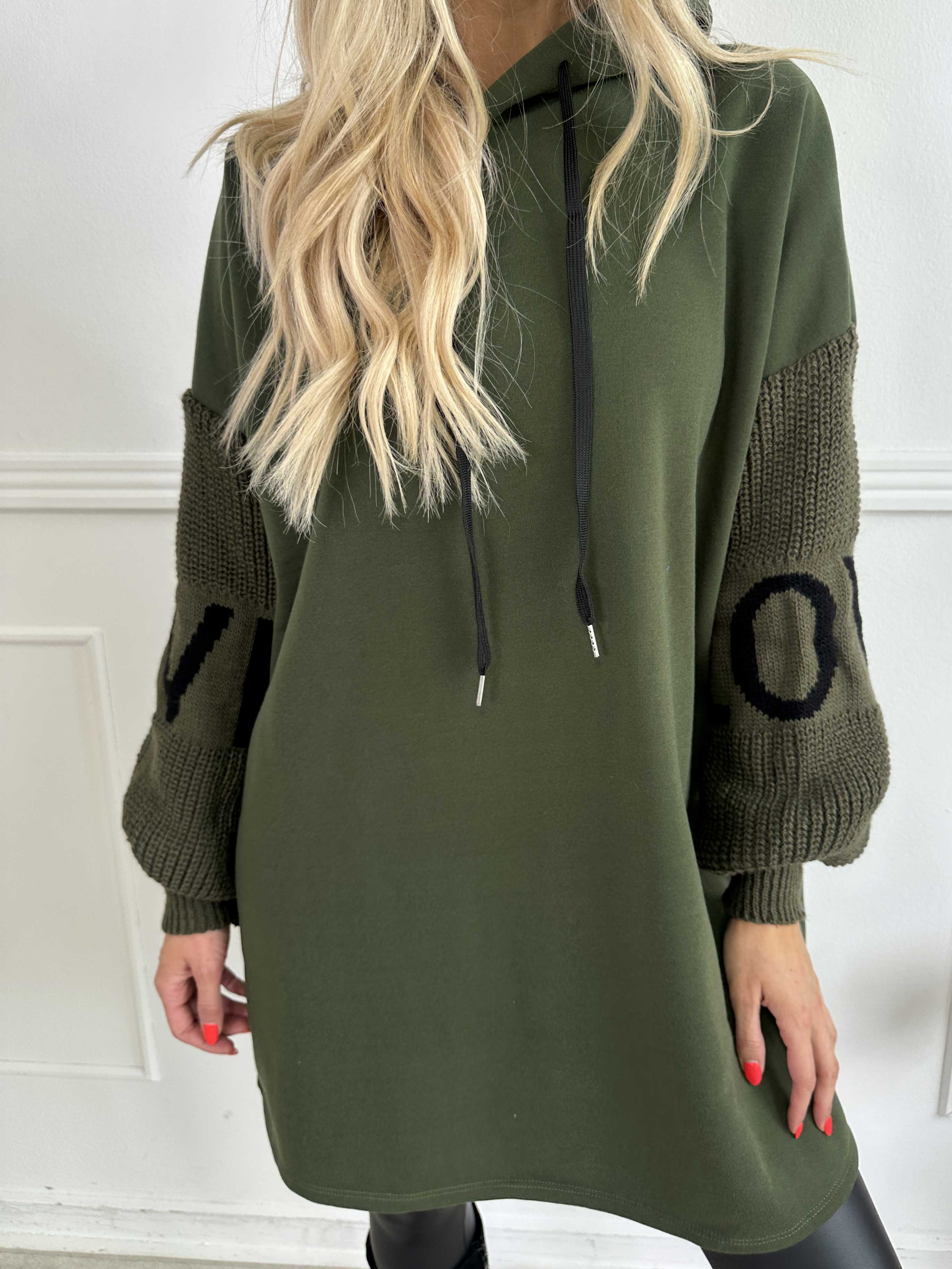 Debbie Hoodie - Oversized hoodie med stickade ärmar