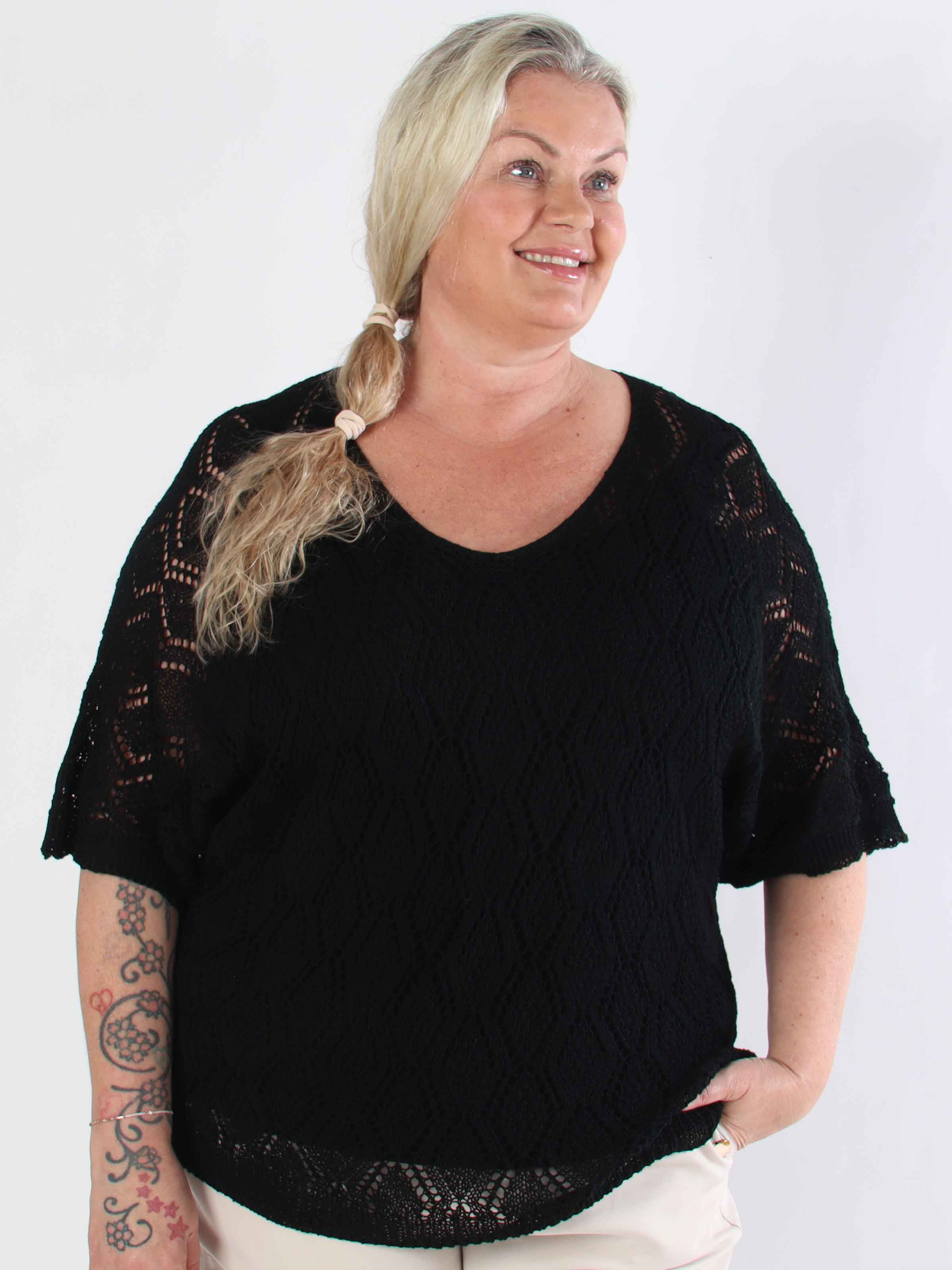 Deisy - Söt plus size-tunika i stickat spetsmönster