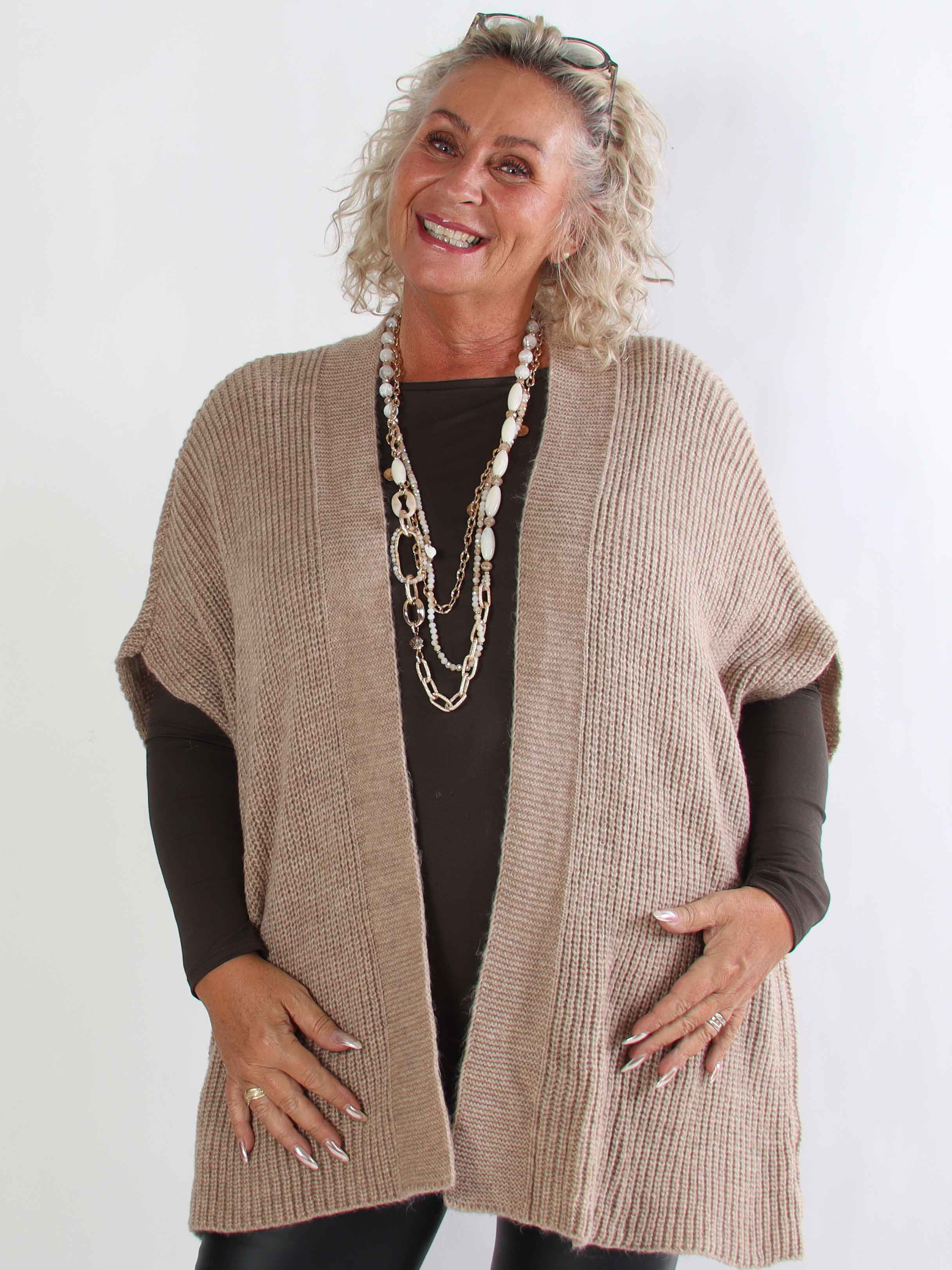 Delfini - Stickad plus size kofta med korta ärmar