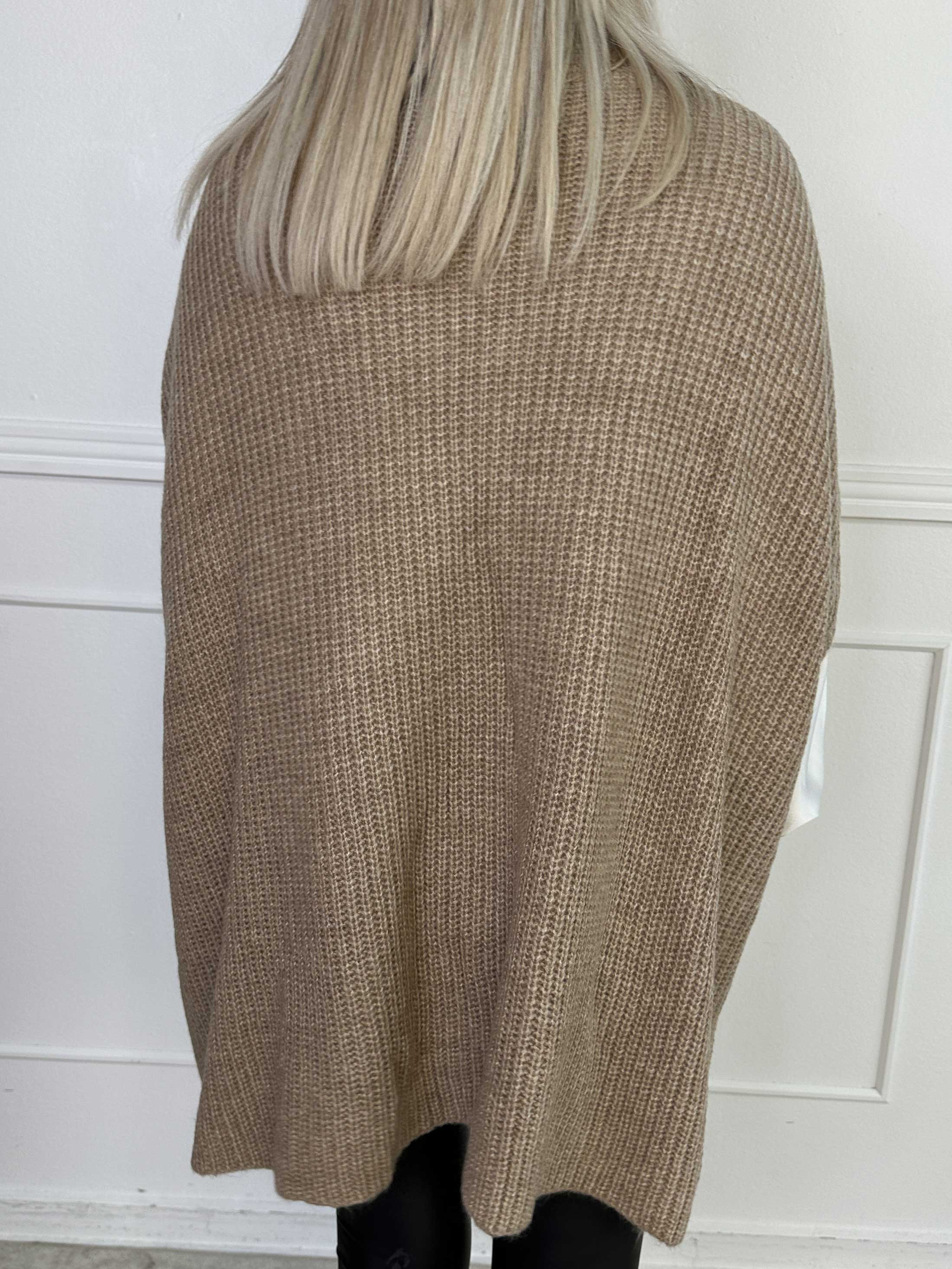 Delfini - Enfärgad stickad kofta med korta ärmar