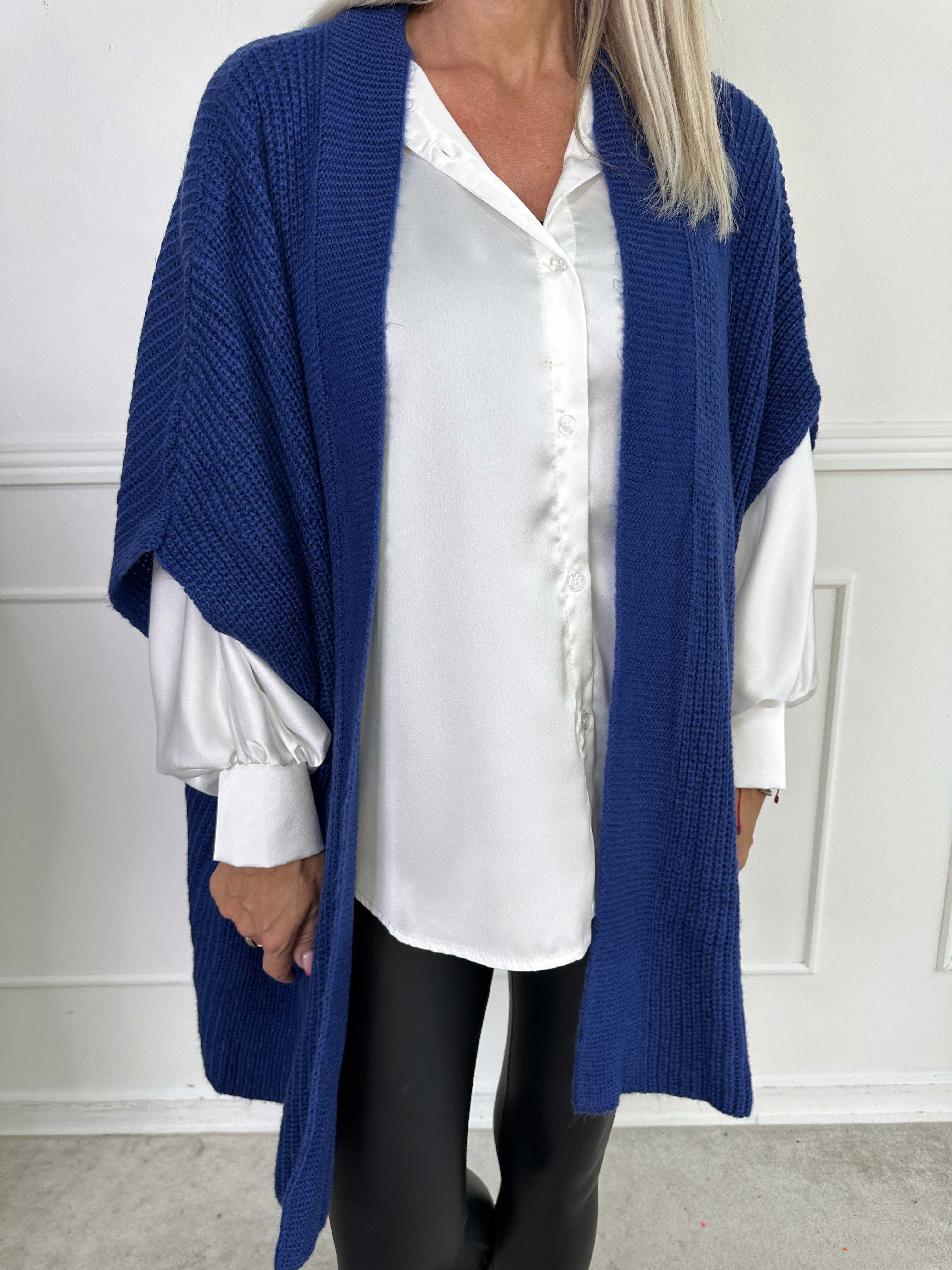 Delfini - Enfärgad stickad kofta med korta ärmar