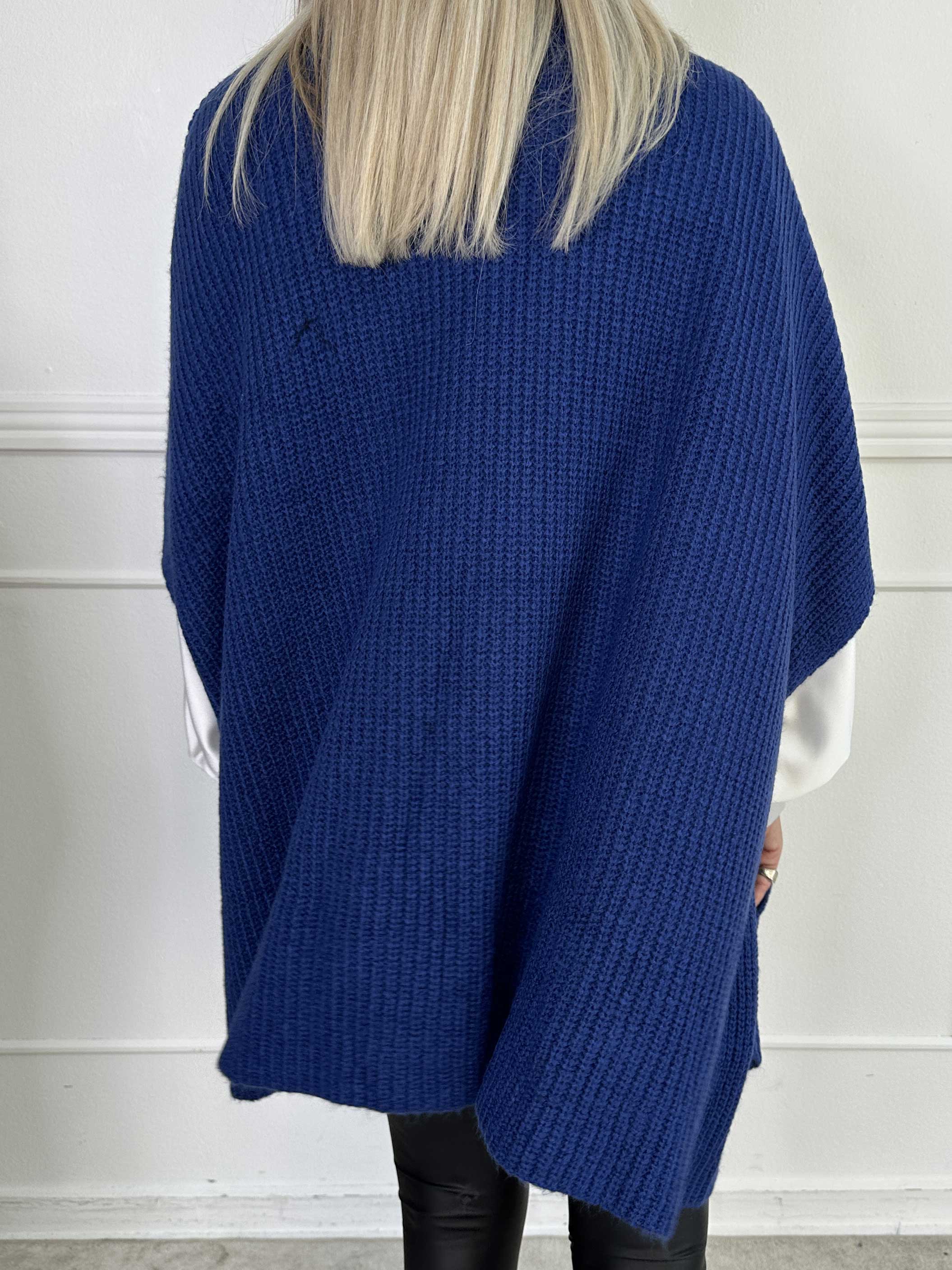 Delfini - Enfärgad stickad kofta med korta ärmar