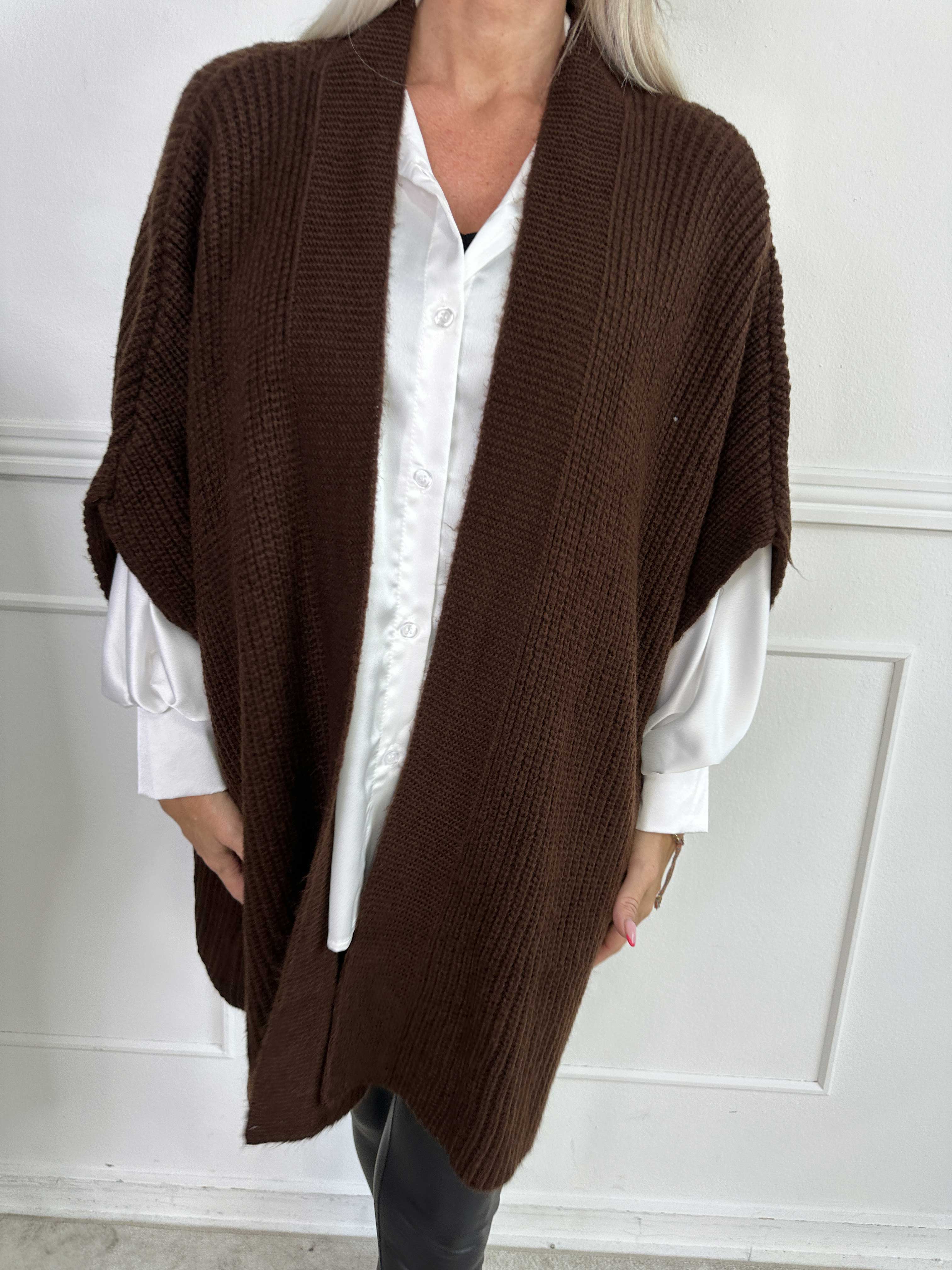 Delfini - Enfärgad stickad kofta med korta ärmar