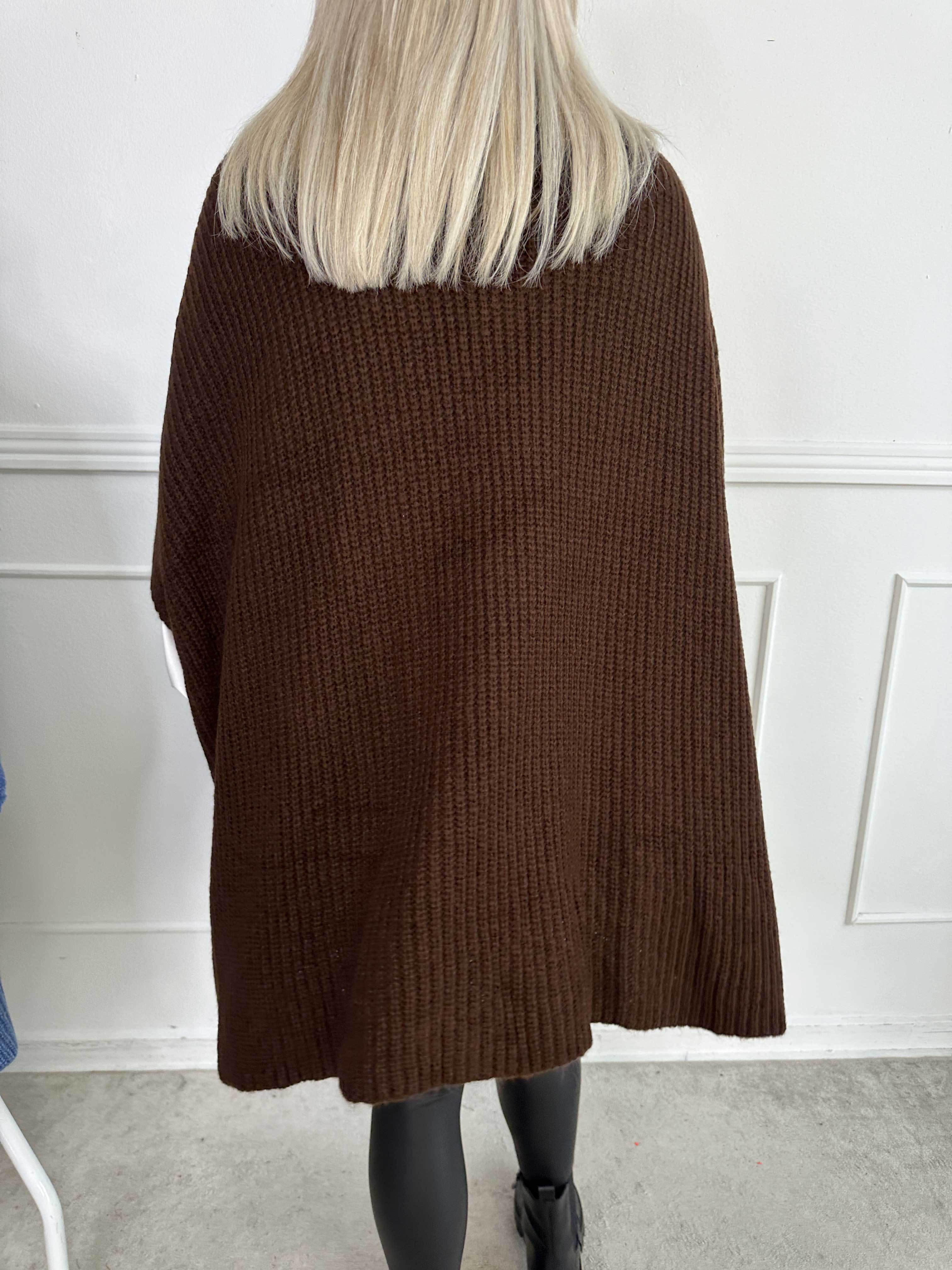 Delfini - Enfärgad stickad kofta med korta ärmar