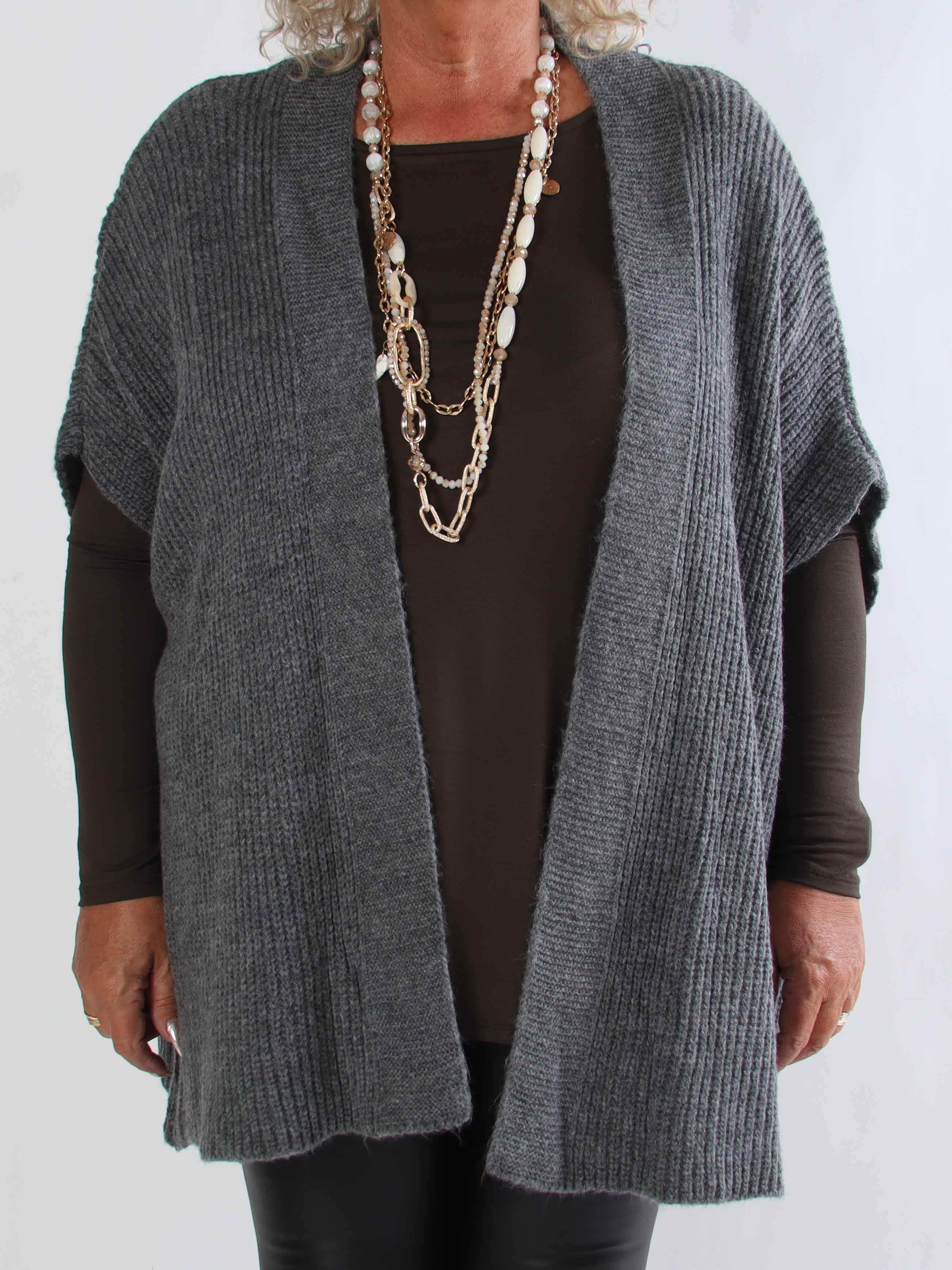 Delfini - Stickad plus size kofta med korta ärmar