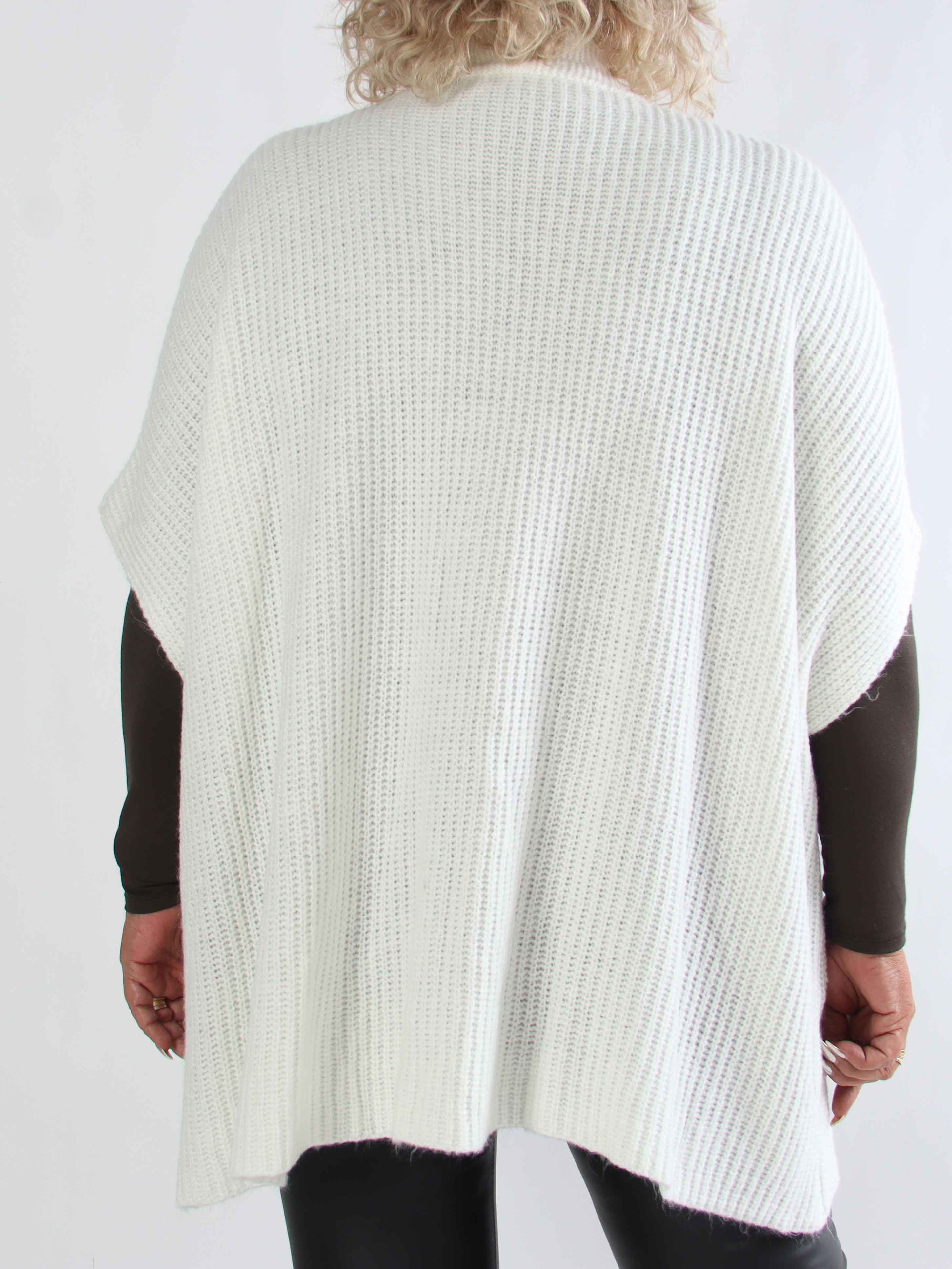 Delfini - Stickad plus size kofta med korta ärmar