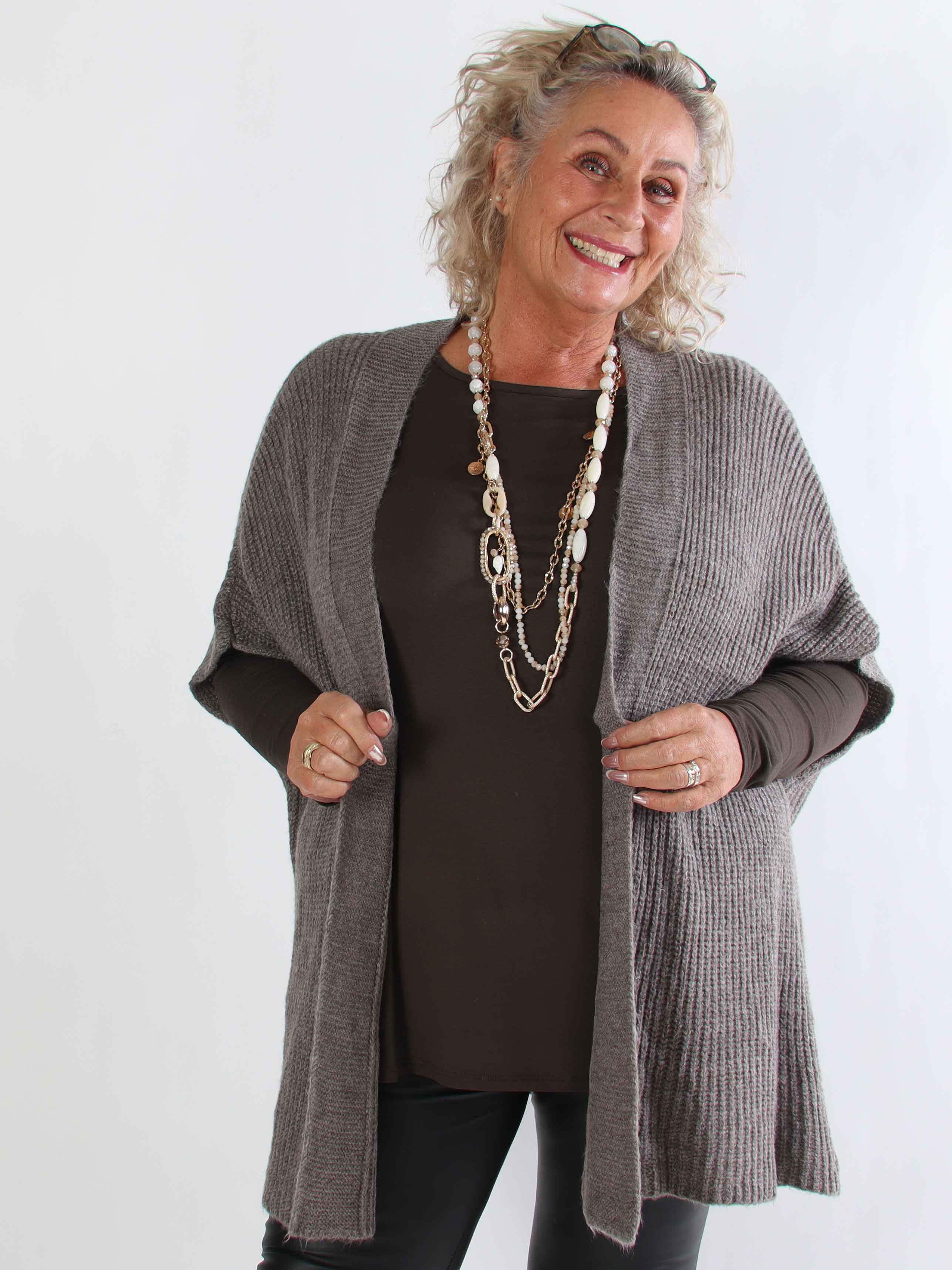 Delfini - Stickad plus size kofta med korta ärmar