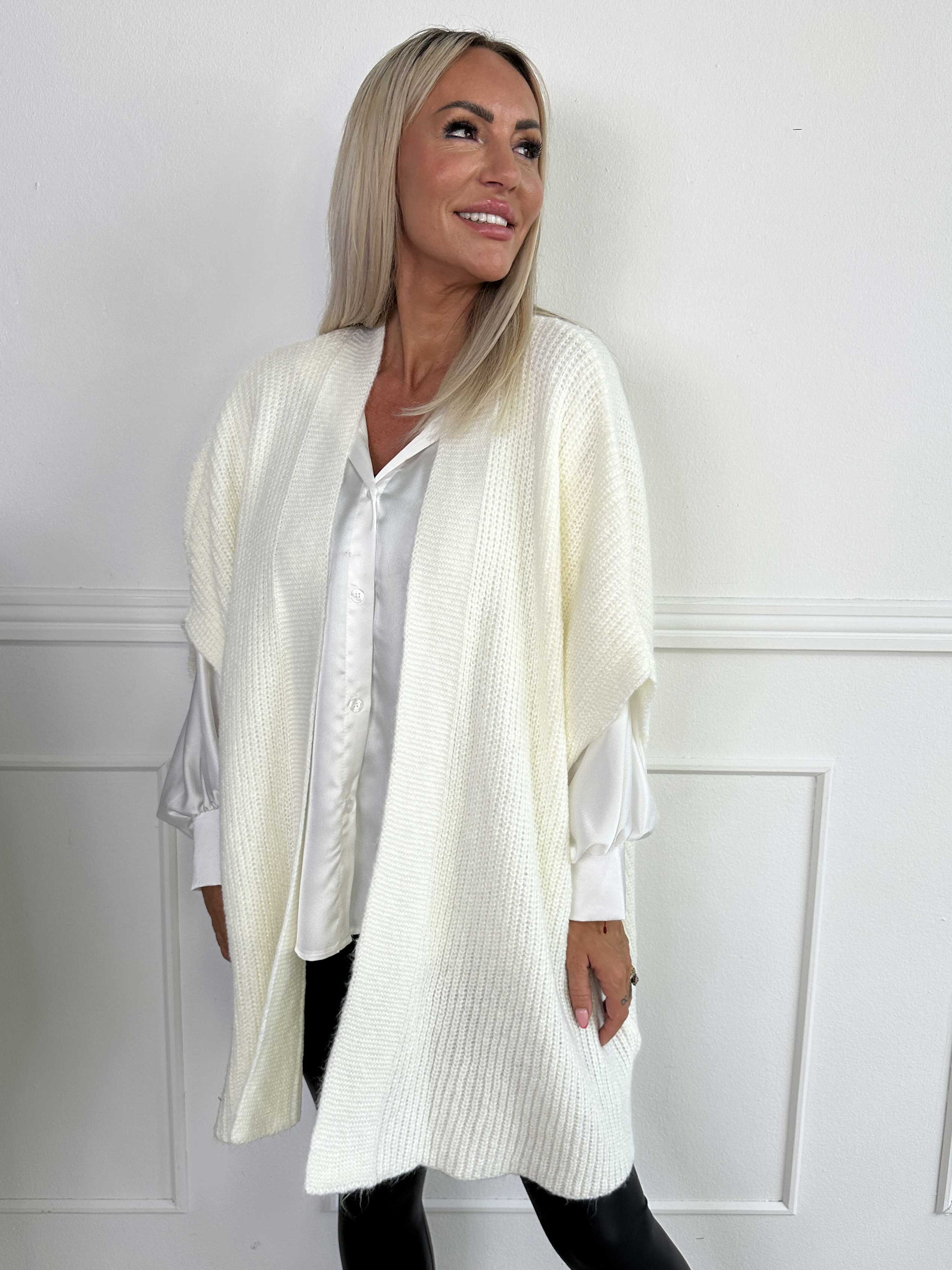 Delfini - Enfärgad stickad kofta med korta ärmar