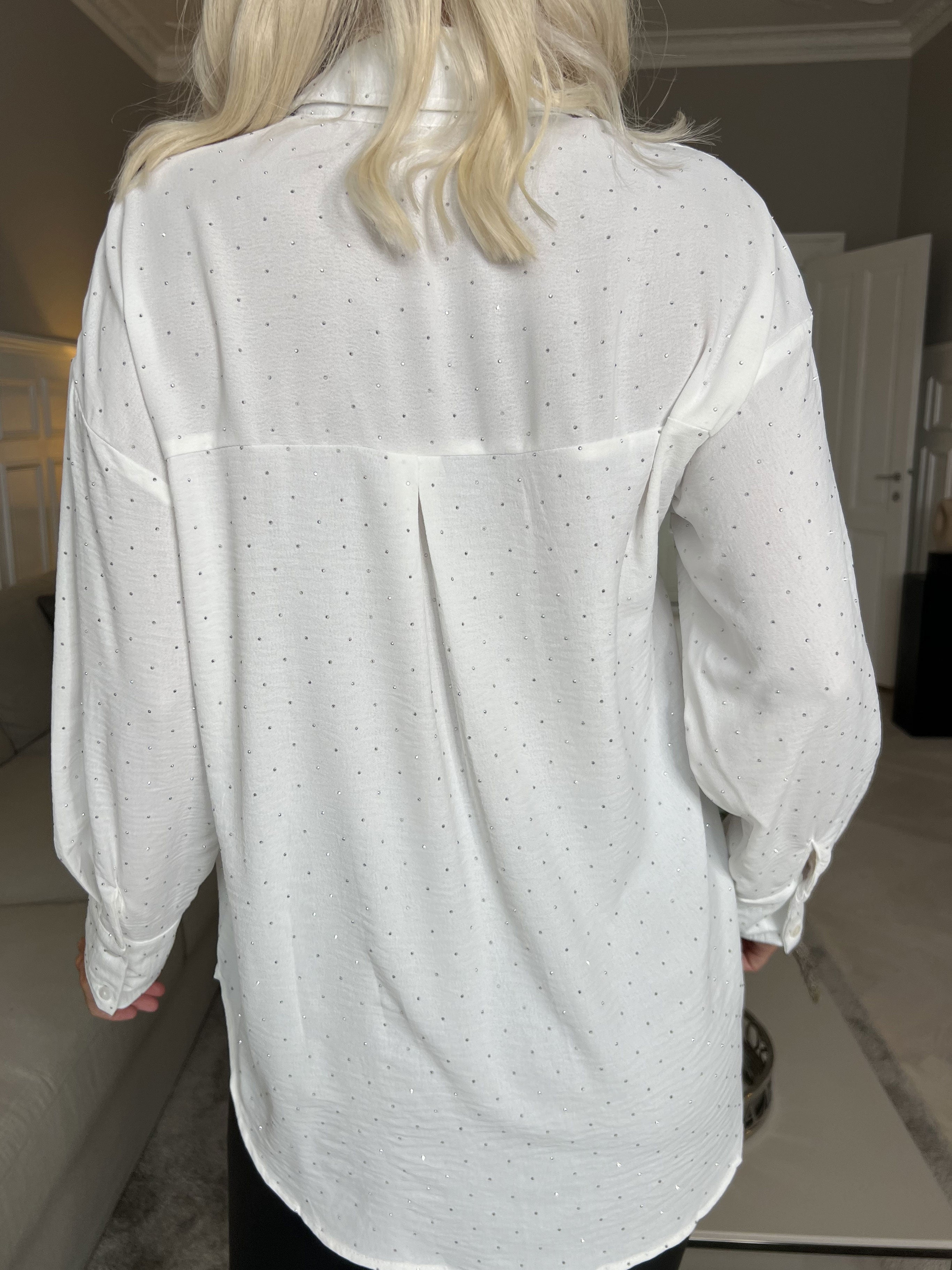 Delores - Fin skjorta dekorerad med små stenar