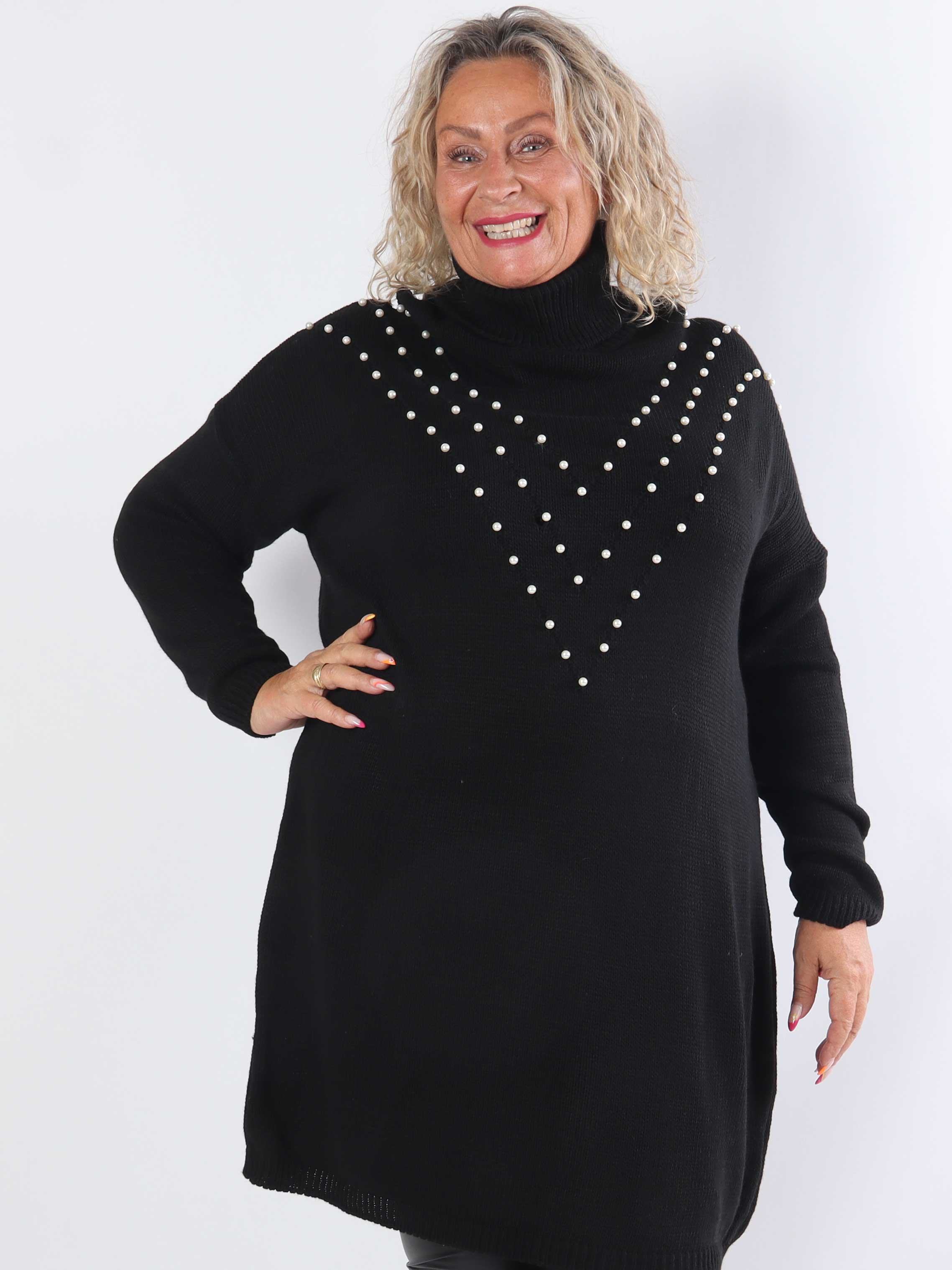 Desire - Stickad klänning med polokrage och vita pärlor