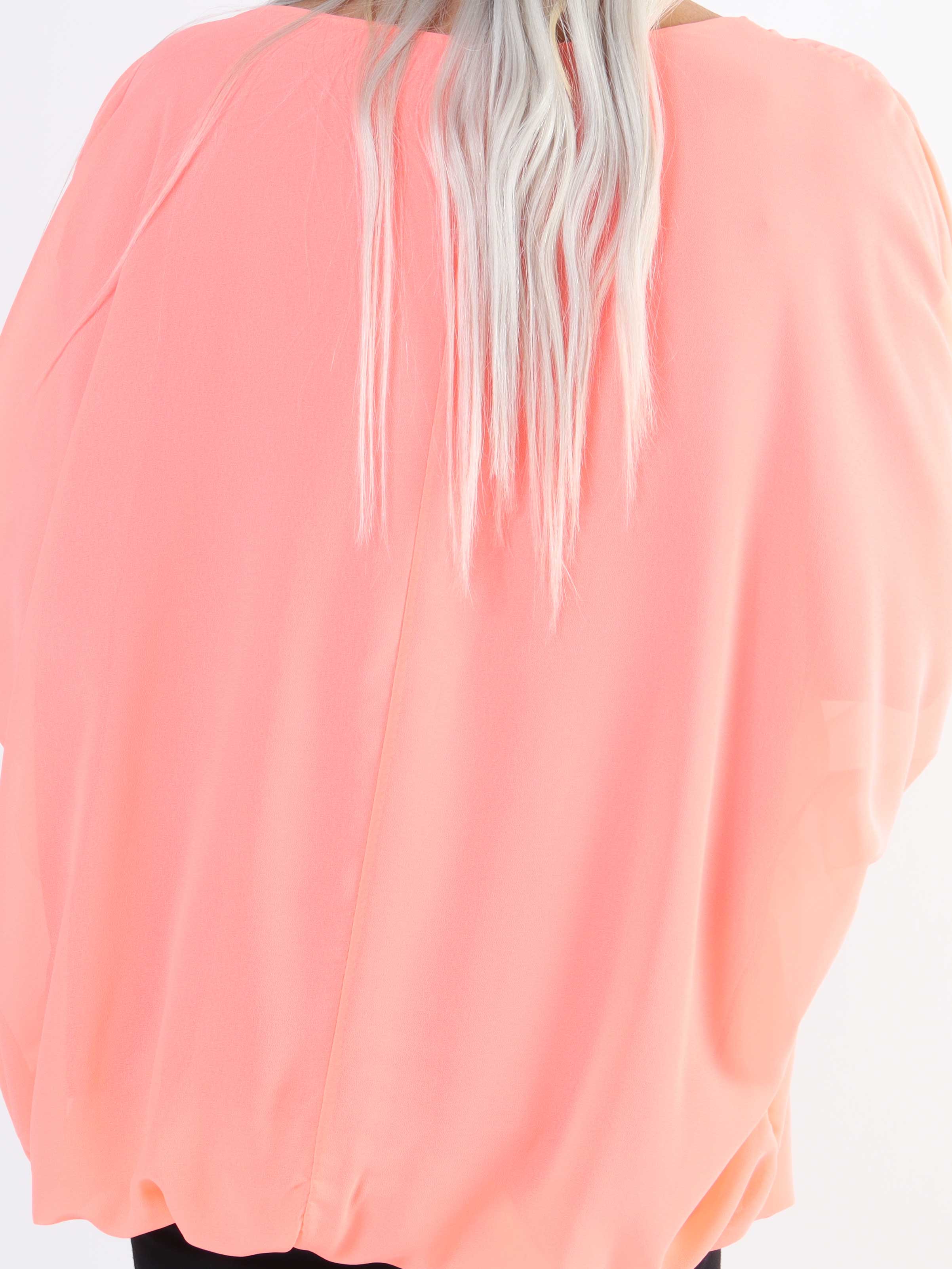 Destiny Plain - Plus size blus i chiffong med fladdermusärmar