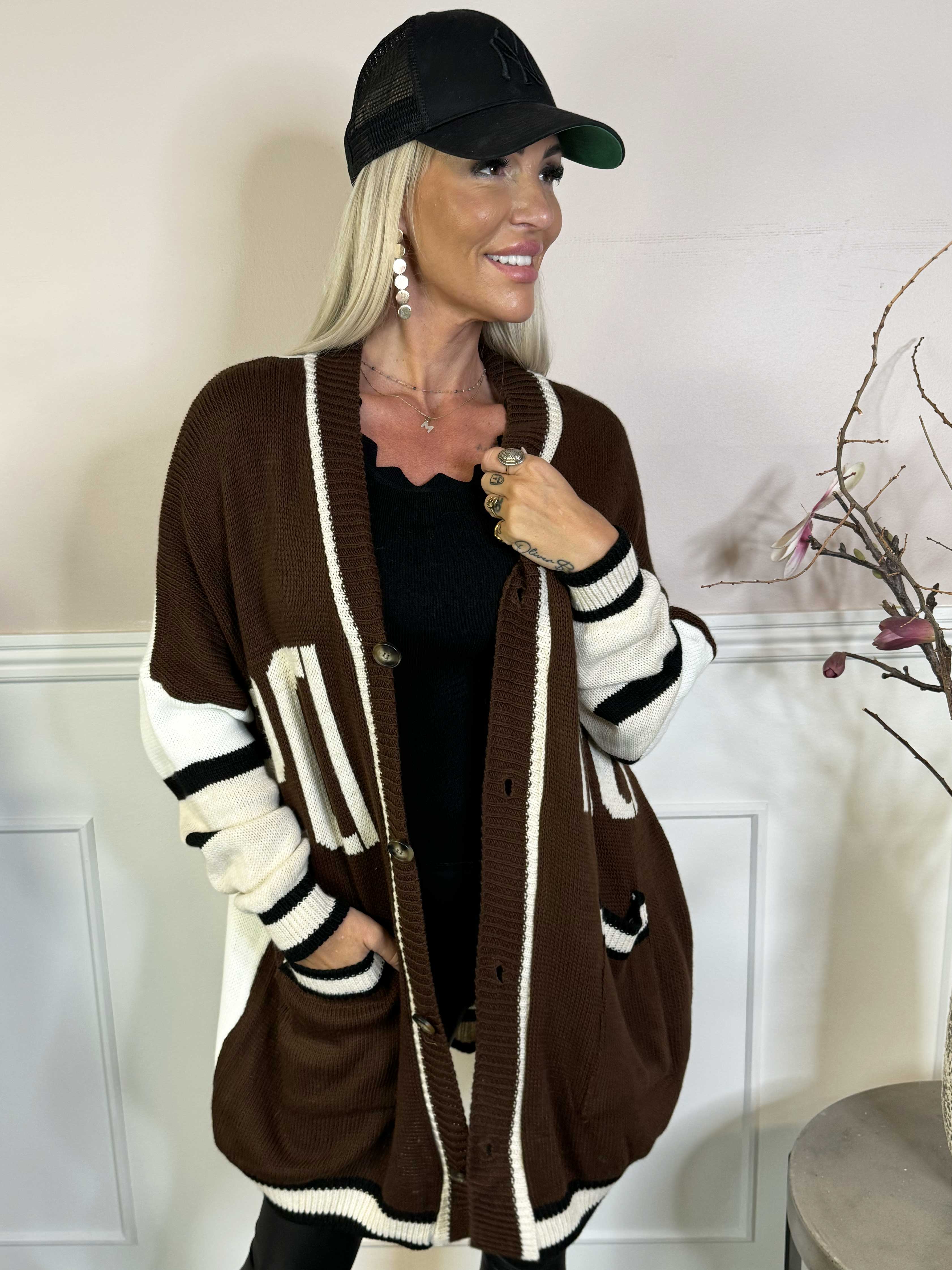 Diah - Mångfärgad college-stickad kofta