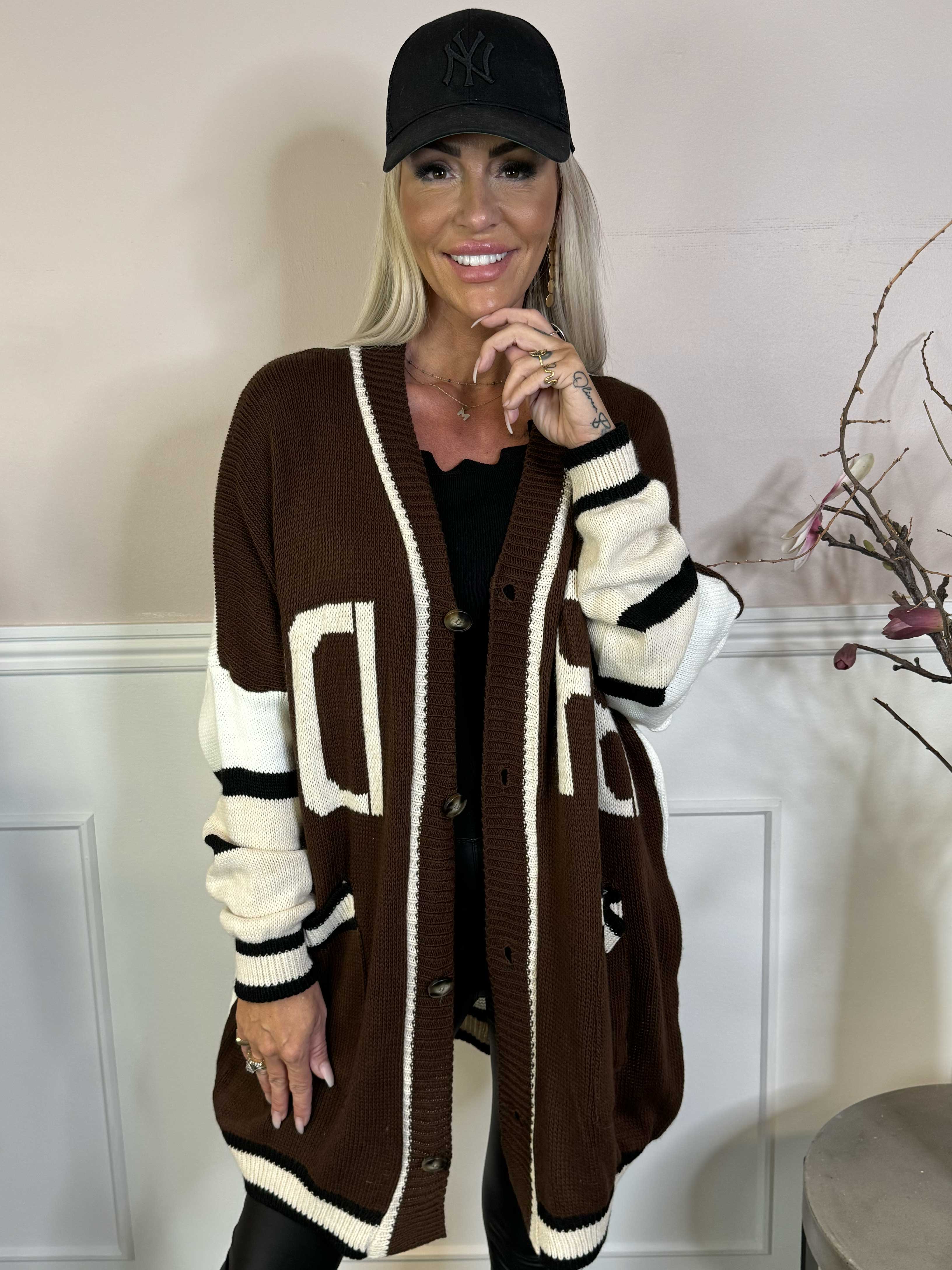 Diah - Mångfärgad college-stickad kofta