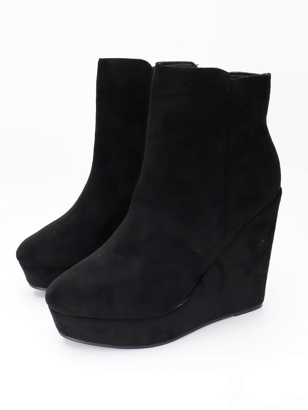 Dilara - Stövlar i mockaimitation med kilklack