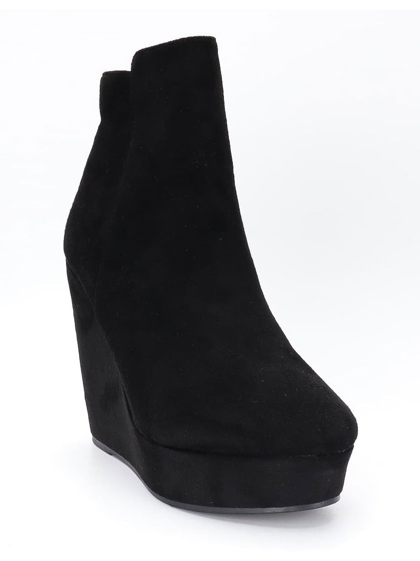 Dilara - Stövlar i mockaimitation med kilklack