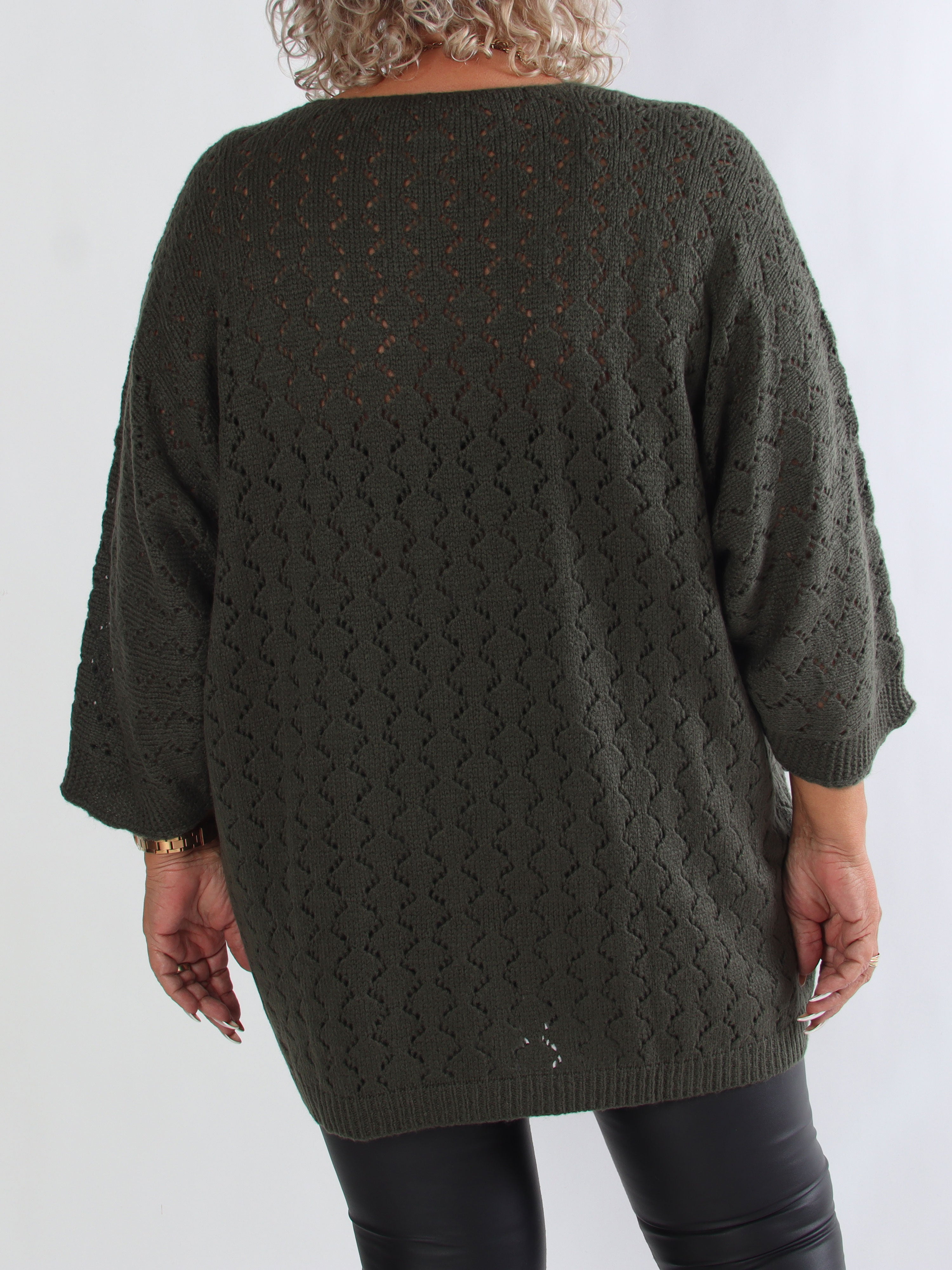 Disa - Stickad plus size tröja med fint hålmönster