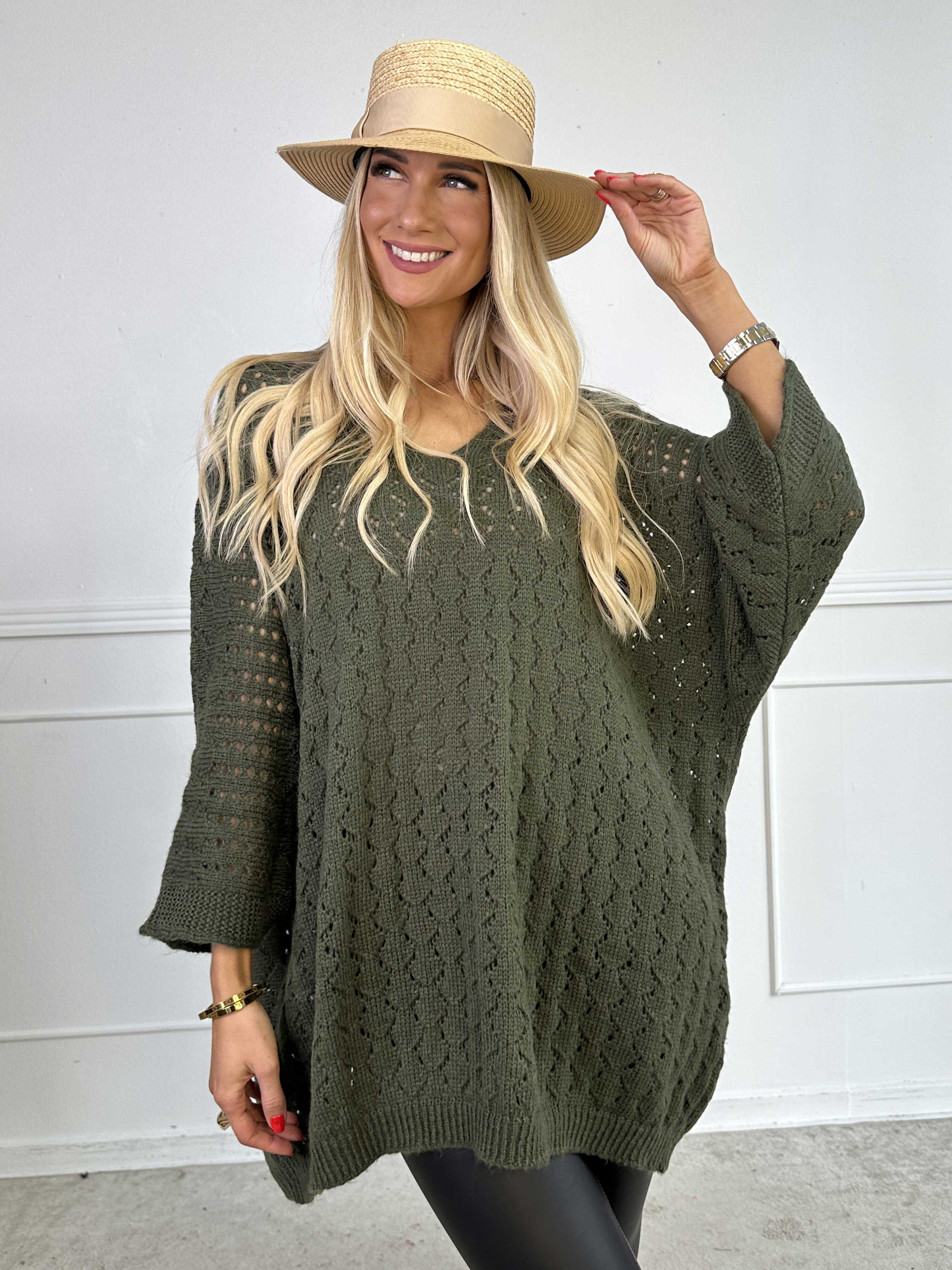 Disa - Stickad tröja med fint hålmönster