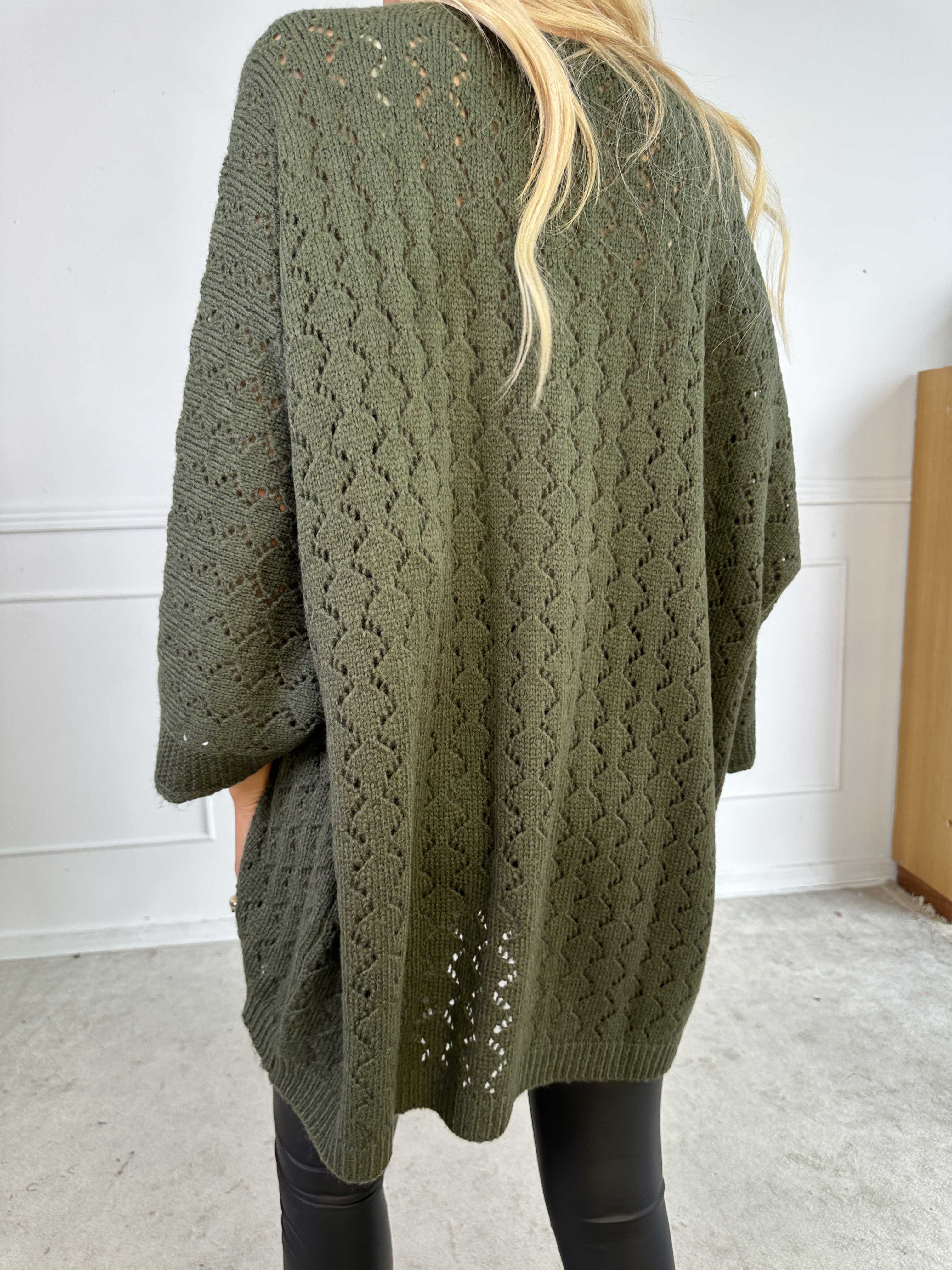 Disa - Stickad tröja med fint hålmönster