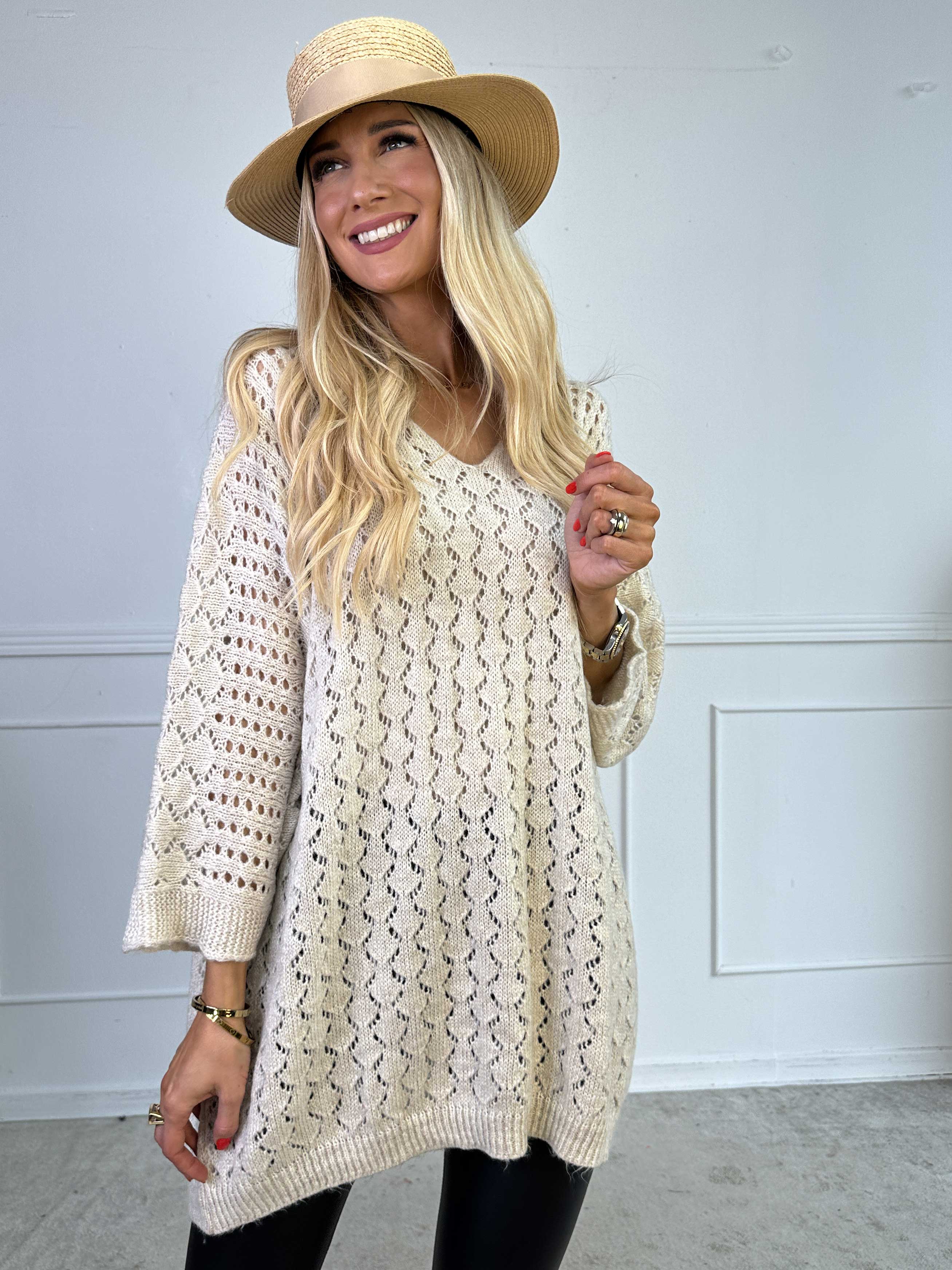 Disa - Stickad tröja med fint hålmönster