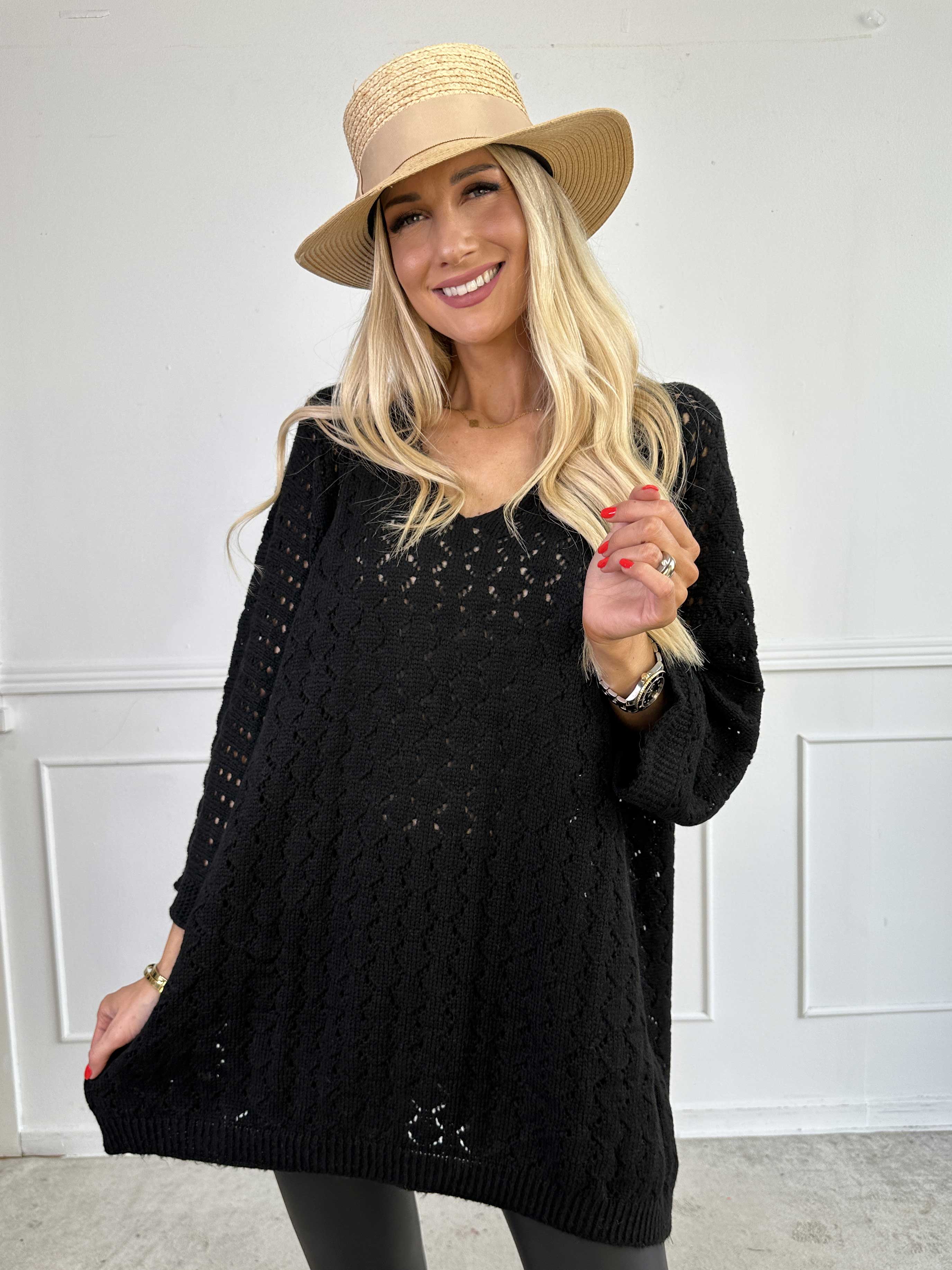 Disa - Stickad tröja med fint hålmönster