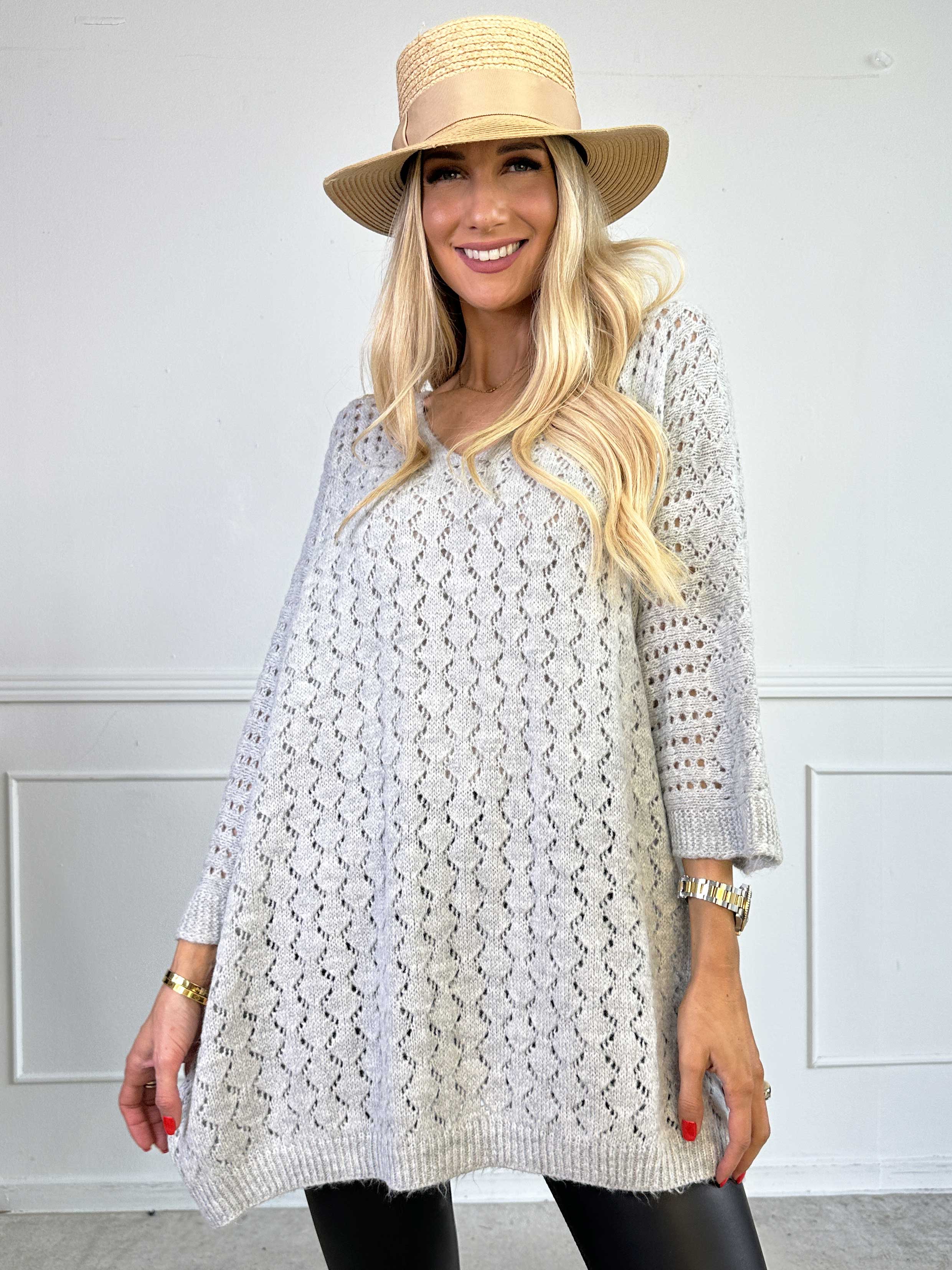 Disa - Stickad tröja med fint hålmönster