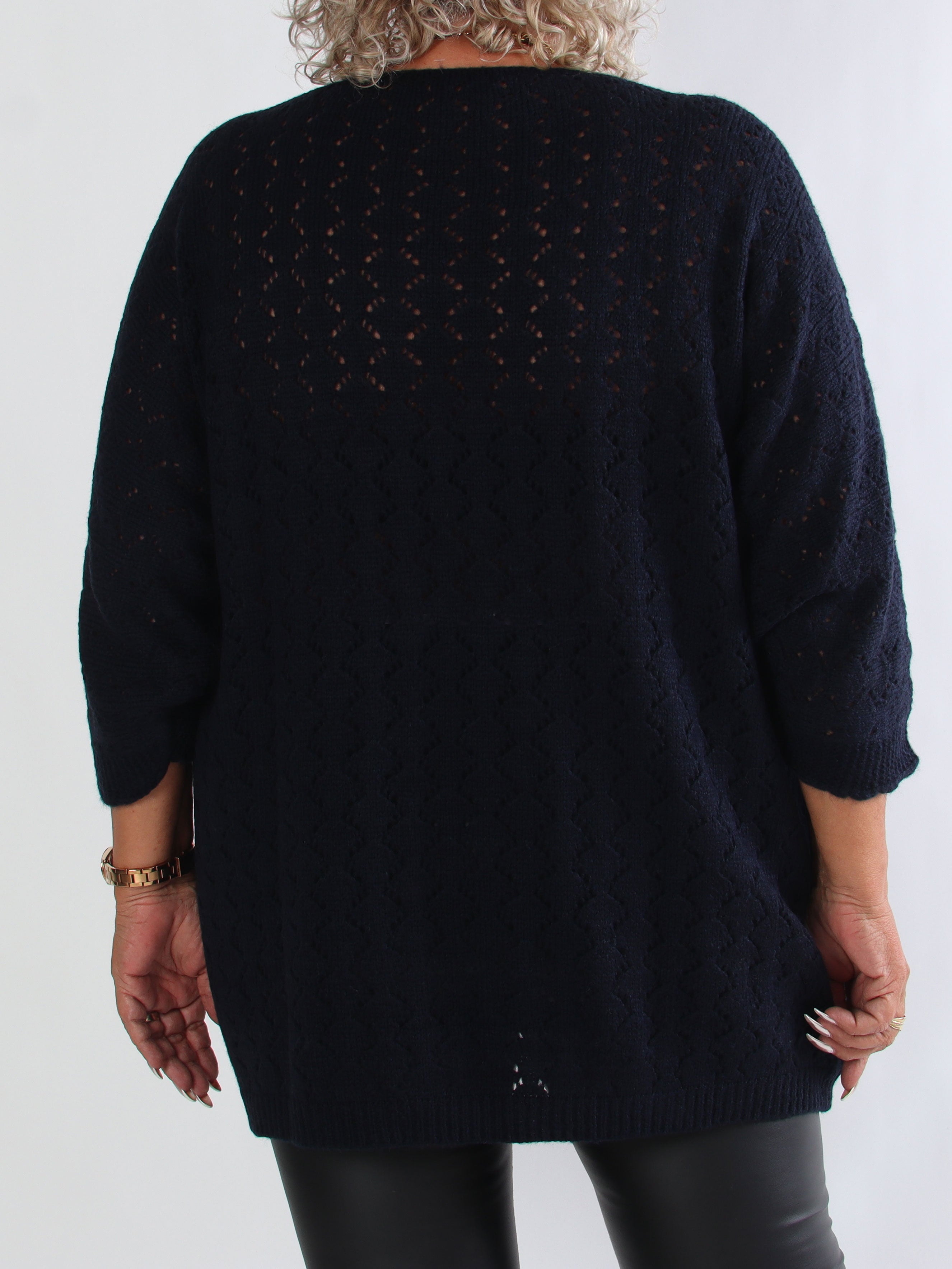 Disa - Stickad plus size tröja med fint hålmönster