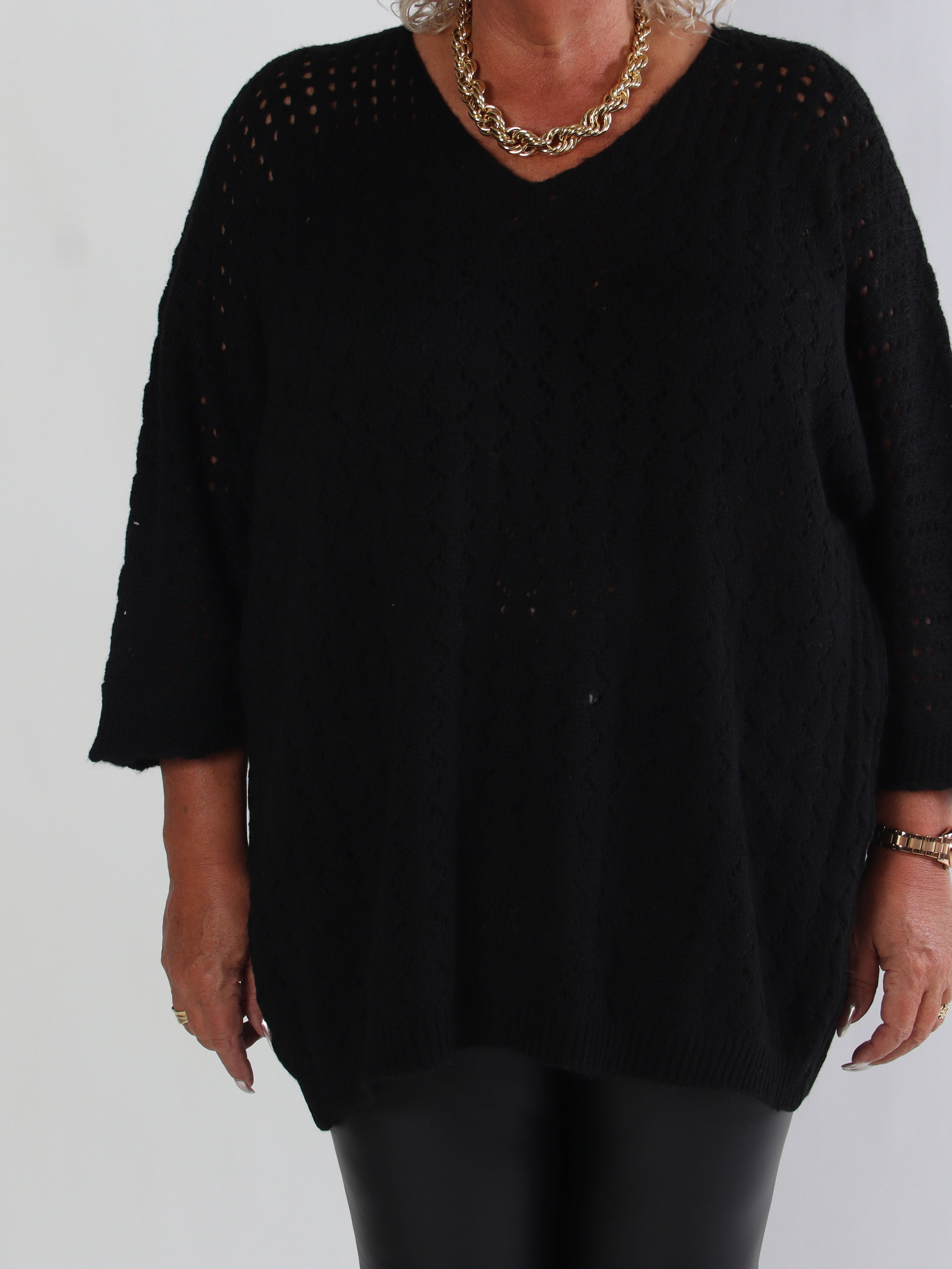 Disa - Stickad plus size tröja med fint hålmönster