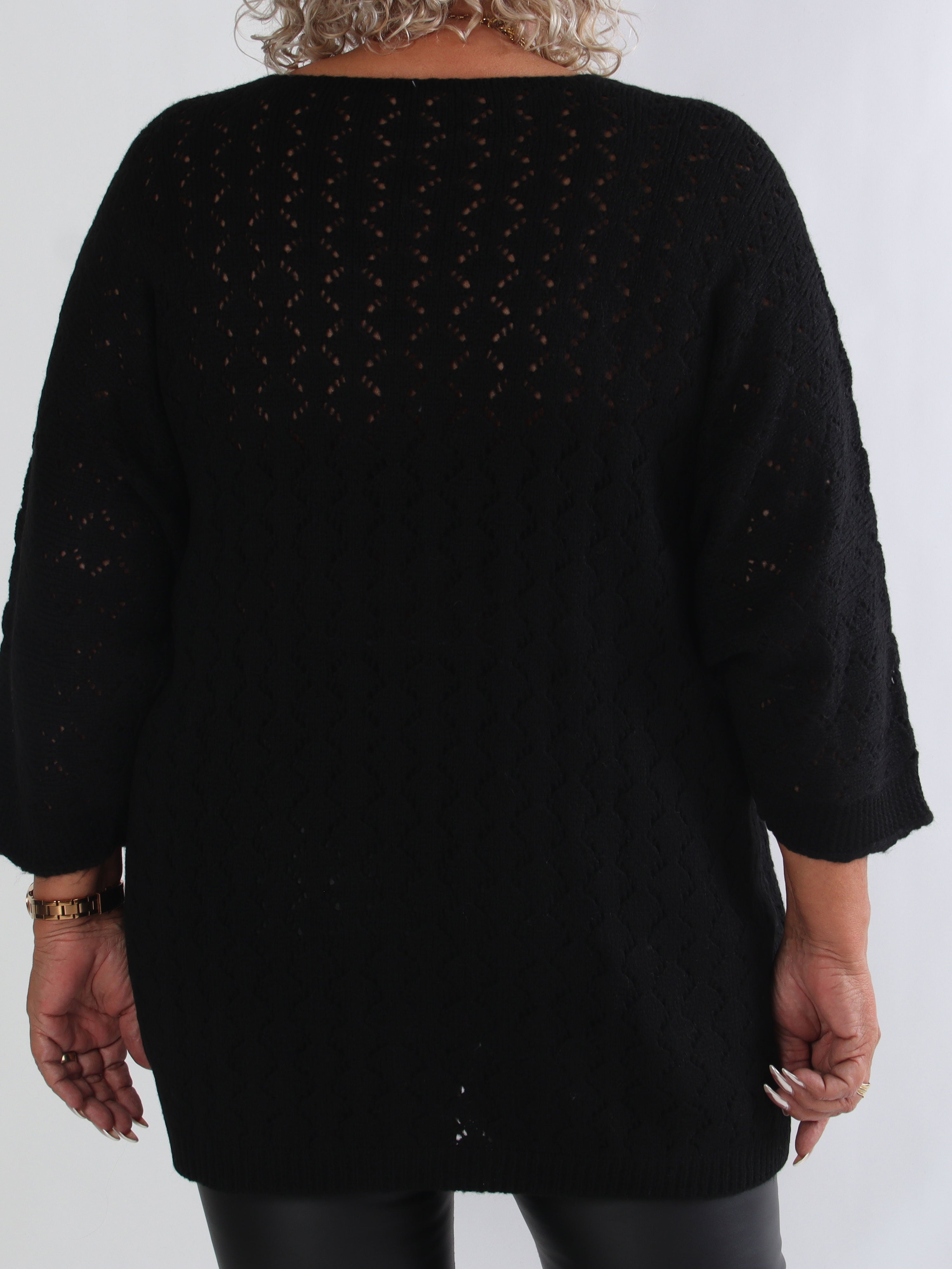 Disa - Stickad plus size tröja med fint hålmönster