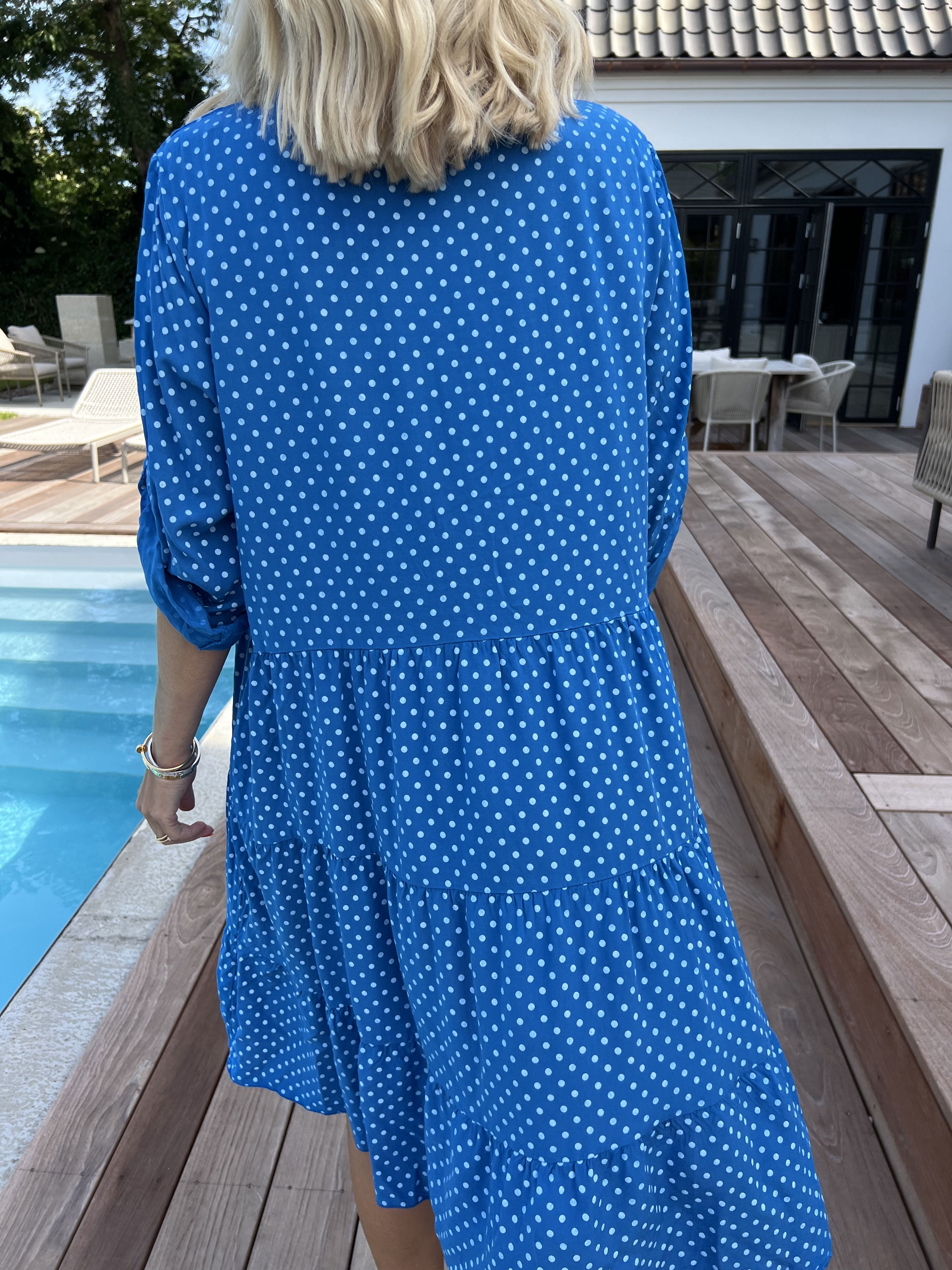 Dotti Short - Klänning med lager på lager-look i viskos