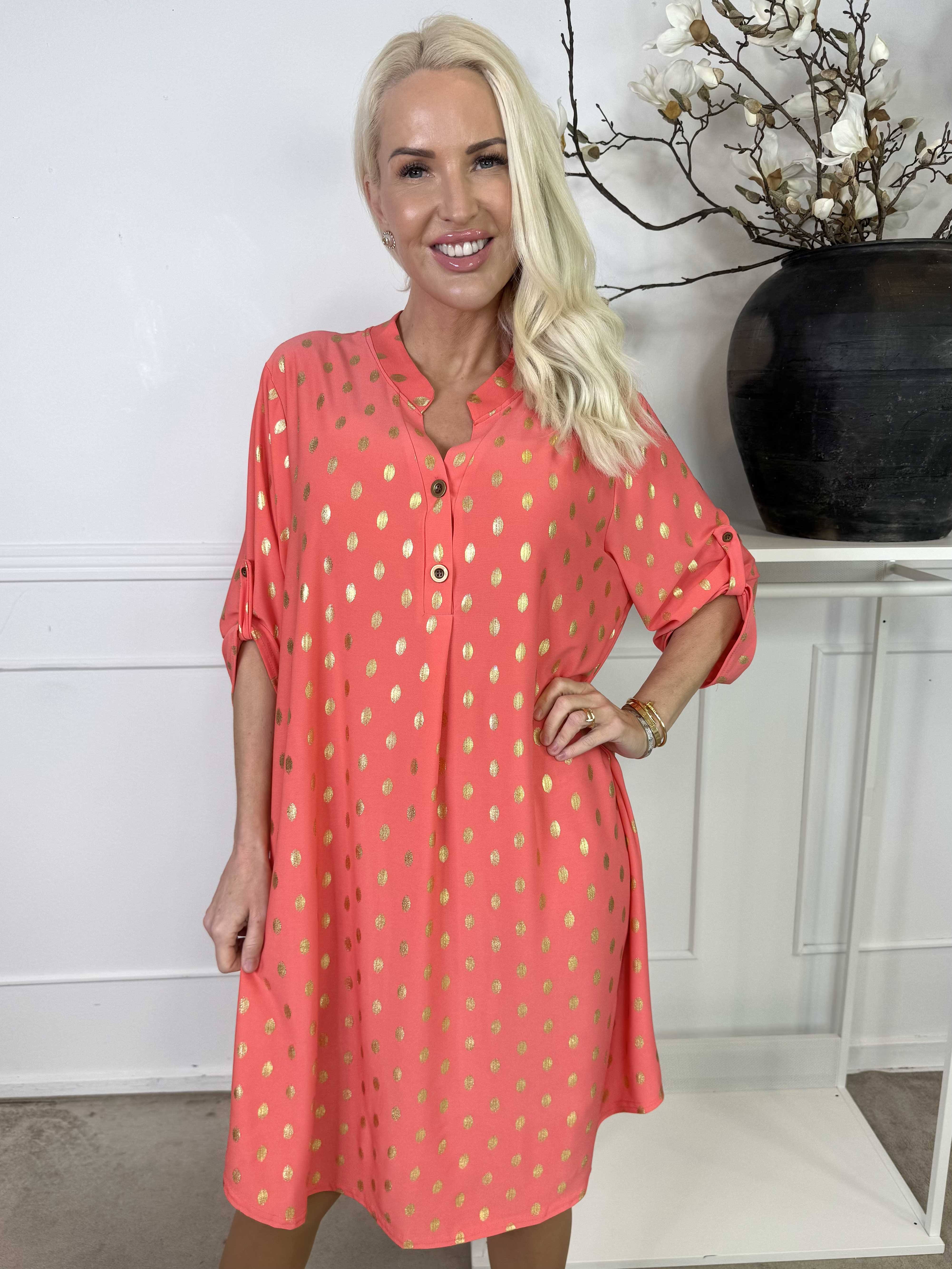 Ebba Gold Long - Elastisk klänning med guldprickar