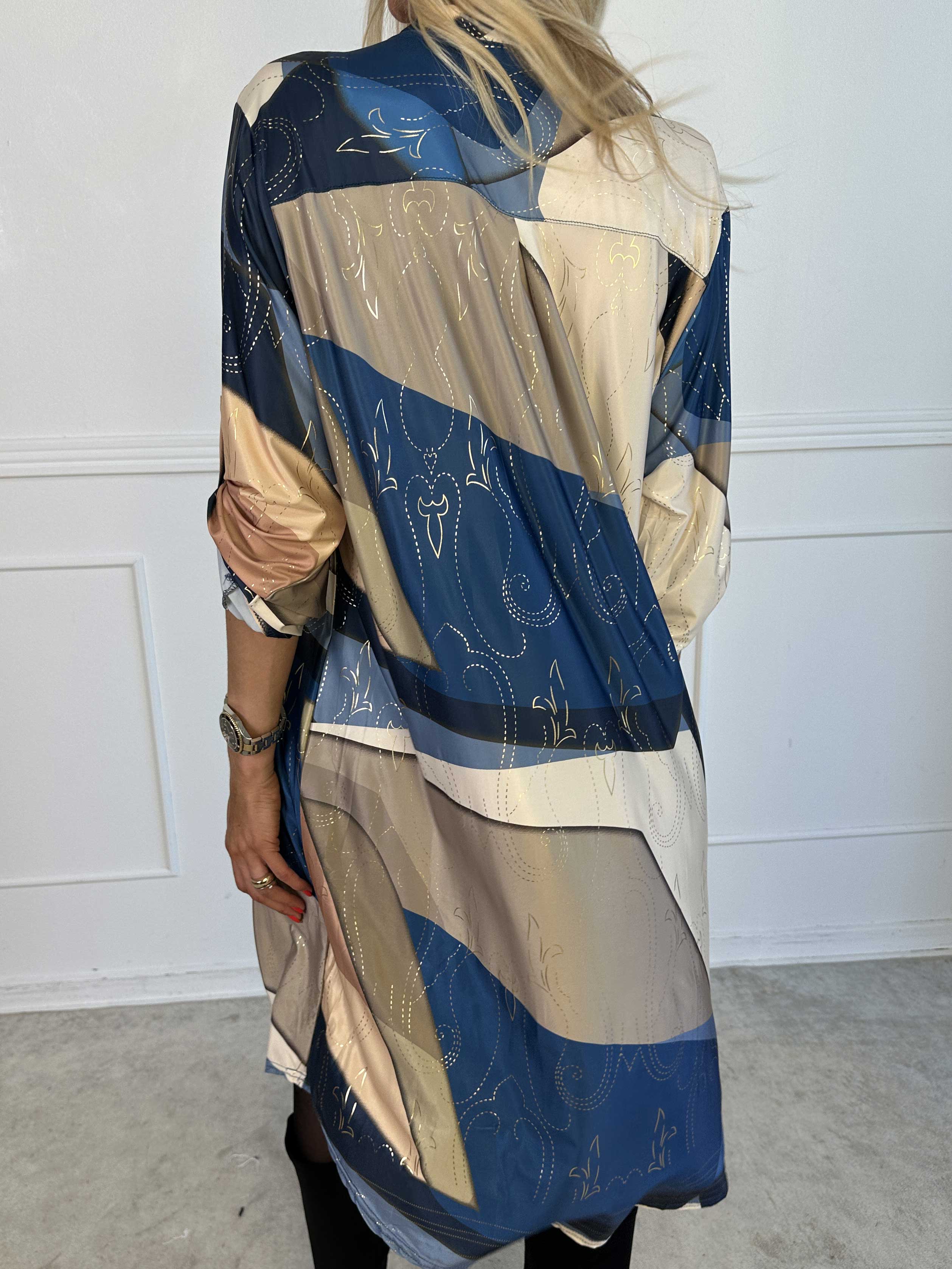 Ebba Abstract Long - Flerfärgad elastisk klänning med fint guldmönster