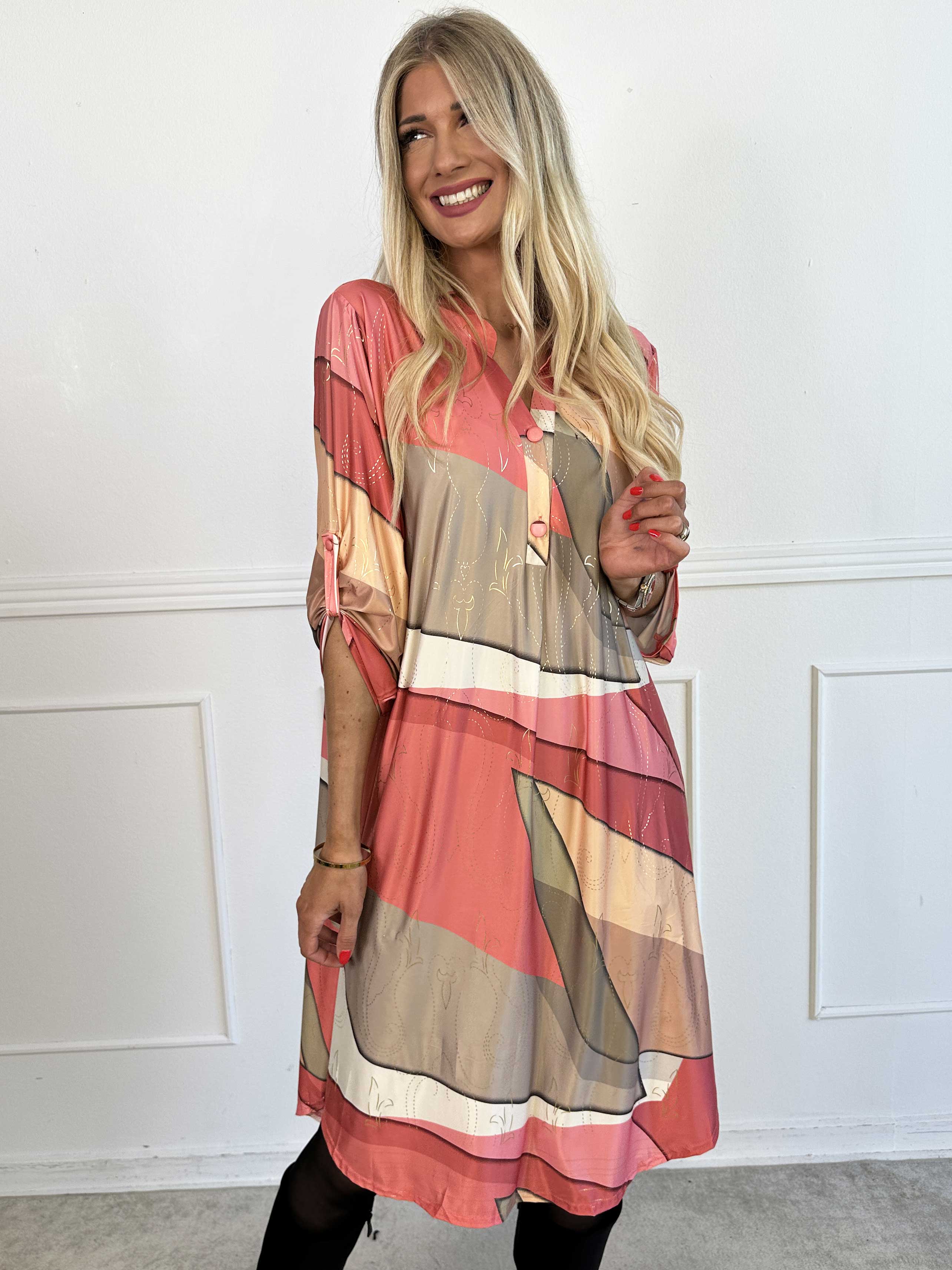 Ebba Abstract Long - Flerfärgad elastisk klänning med fint guldmönster