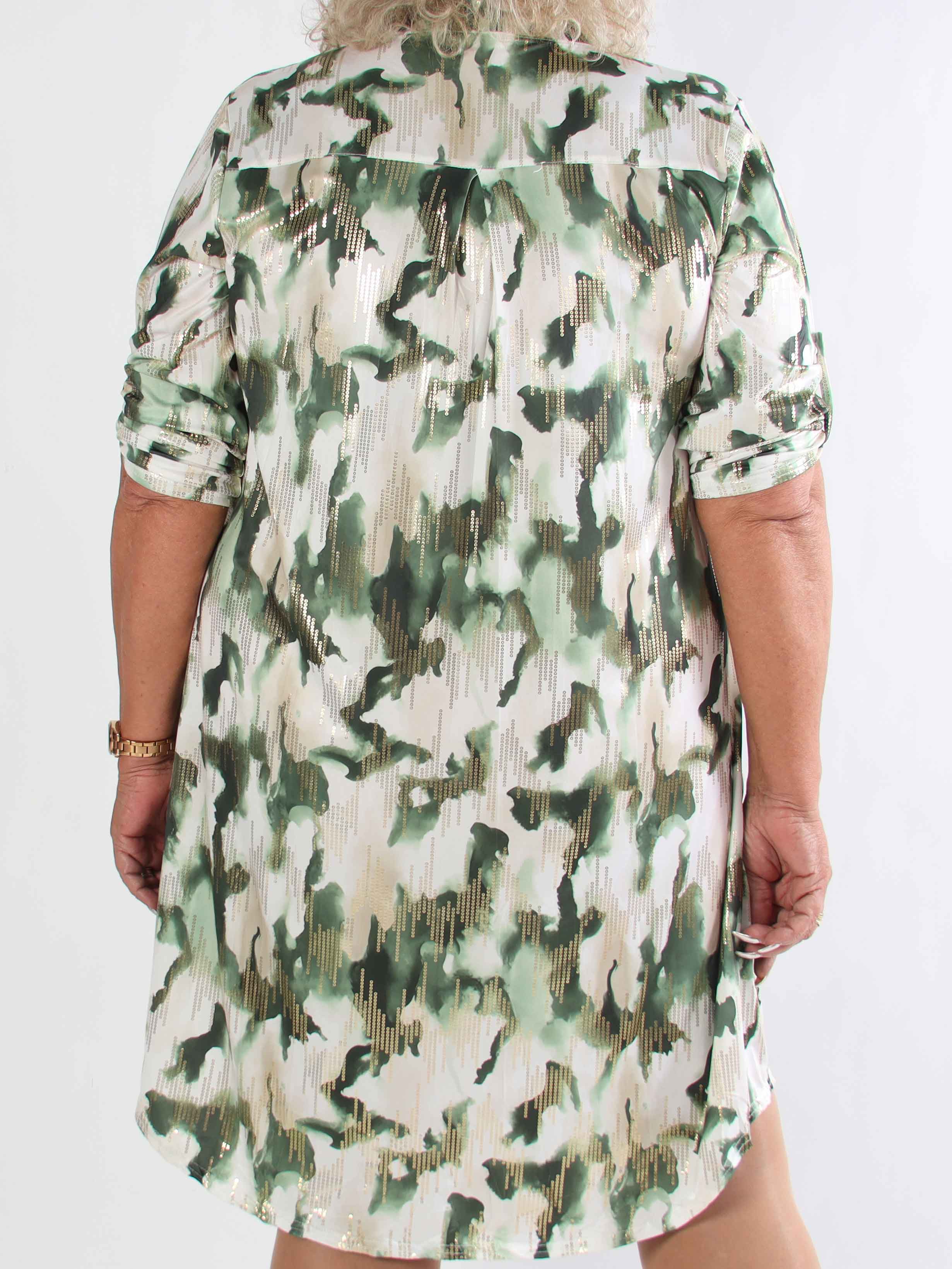 Ebba Batik Long - Elastisk flerfärgad plus size klänning med gulddetaljer