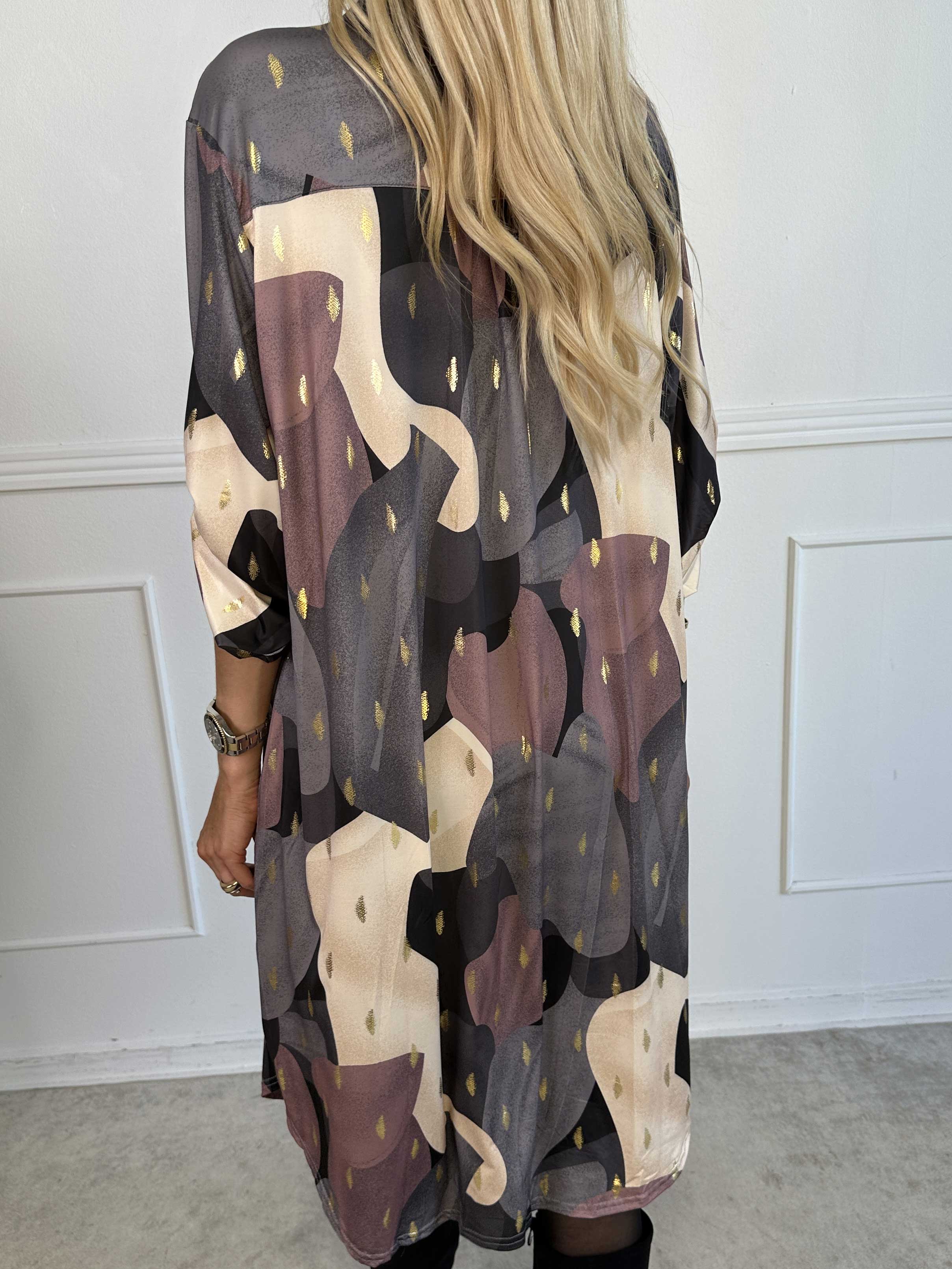 Ebba Glow Gold - Flerfärgad elastisk klänning med gulddetaljer