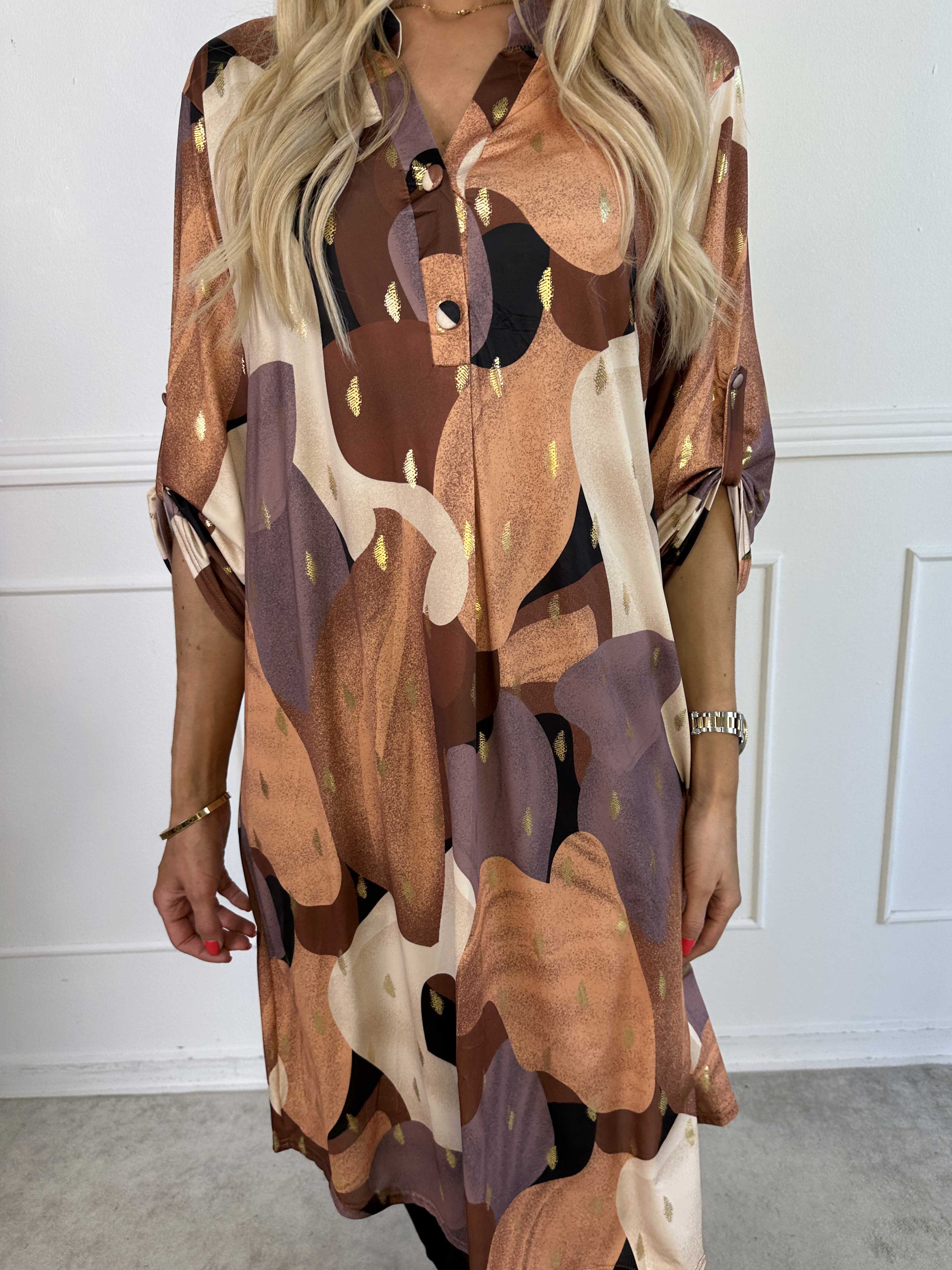 Ebba Glow Gold - Flerfärgad elastisk klänning med gulddetaljer