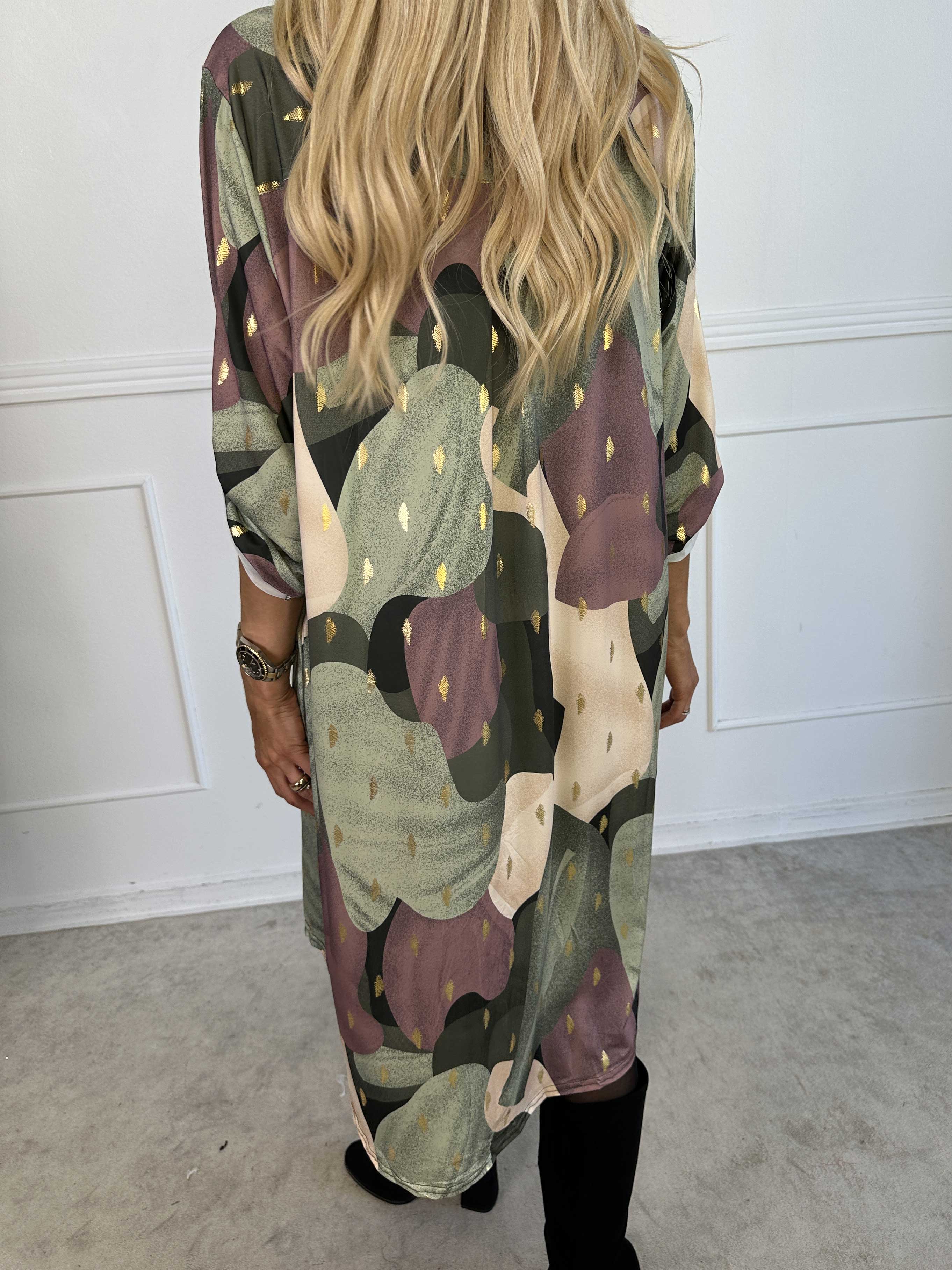 Ebba Glow Gold - Flerfärgad elastisk klänning med gulddetaljer