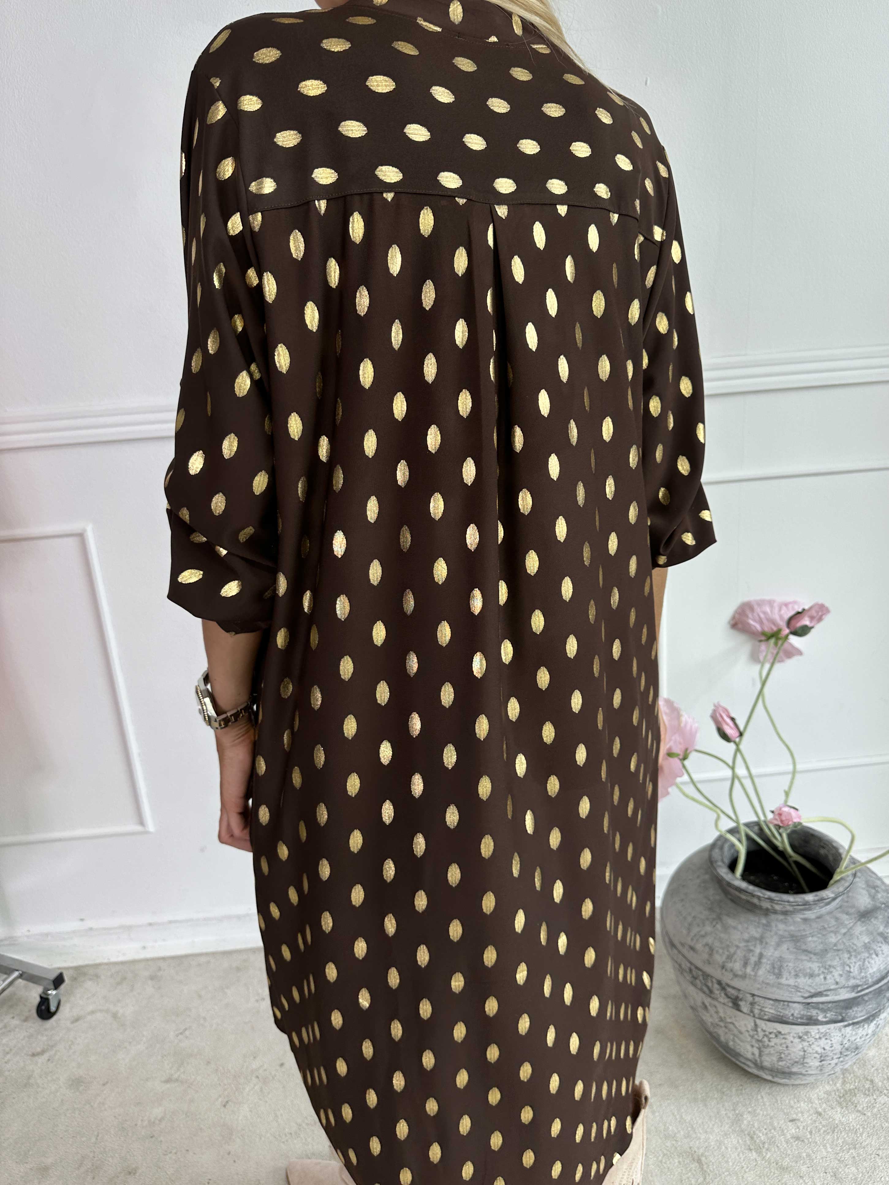 Ebba Gold Long - Elastisk klänning med guldprickar