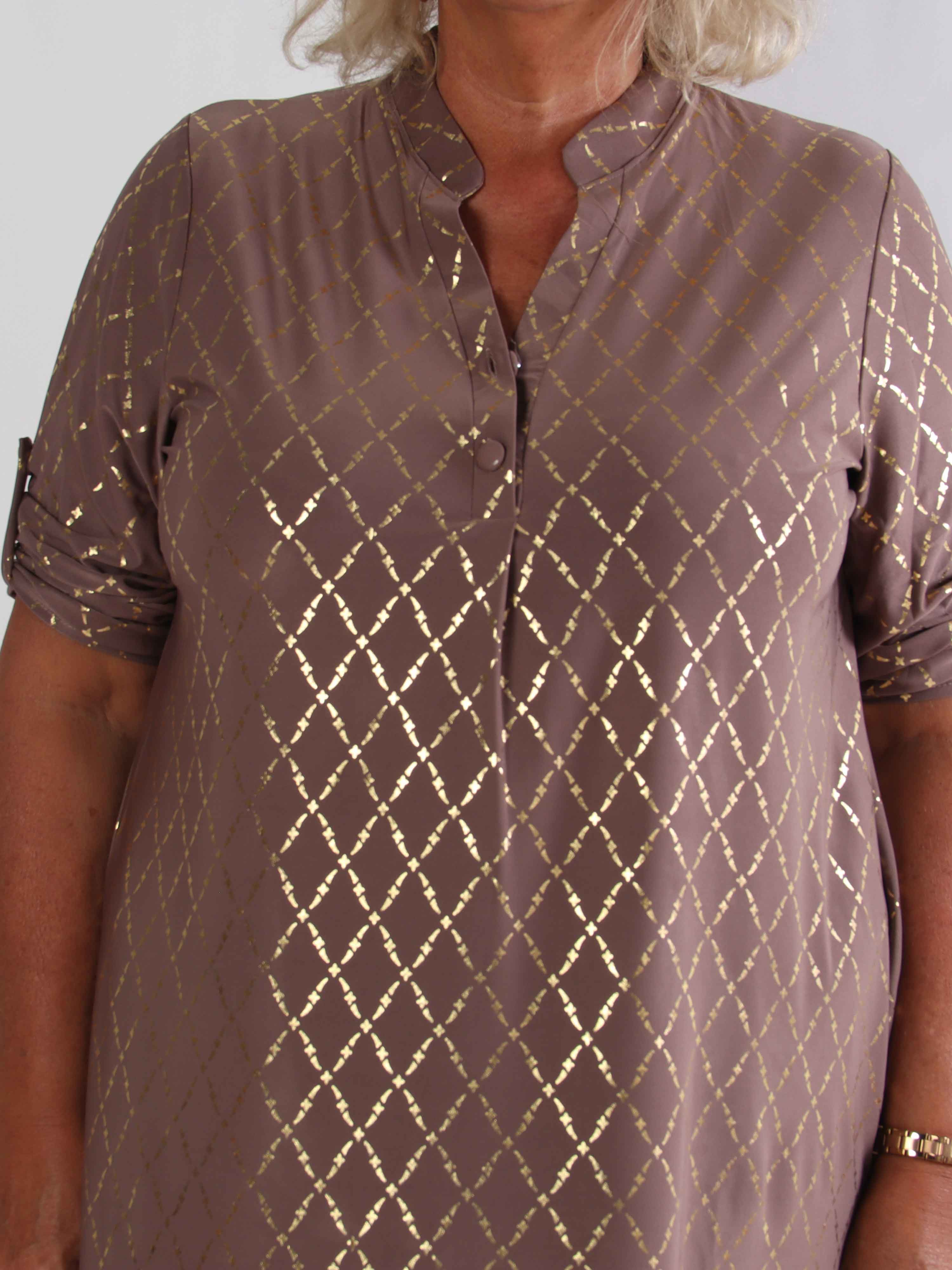 Ebba Gold Check Long - Elastisk plus size klänning med gulddetaljer