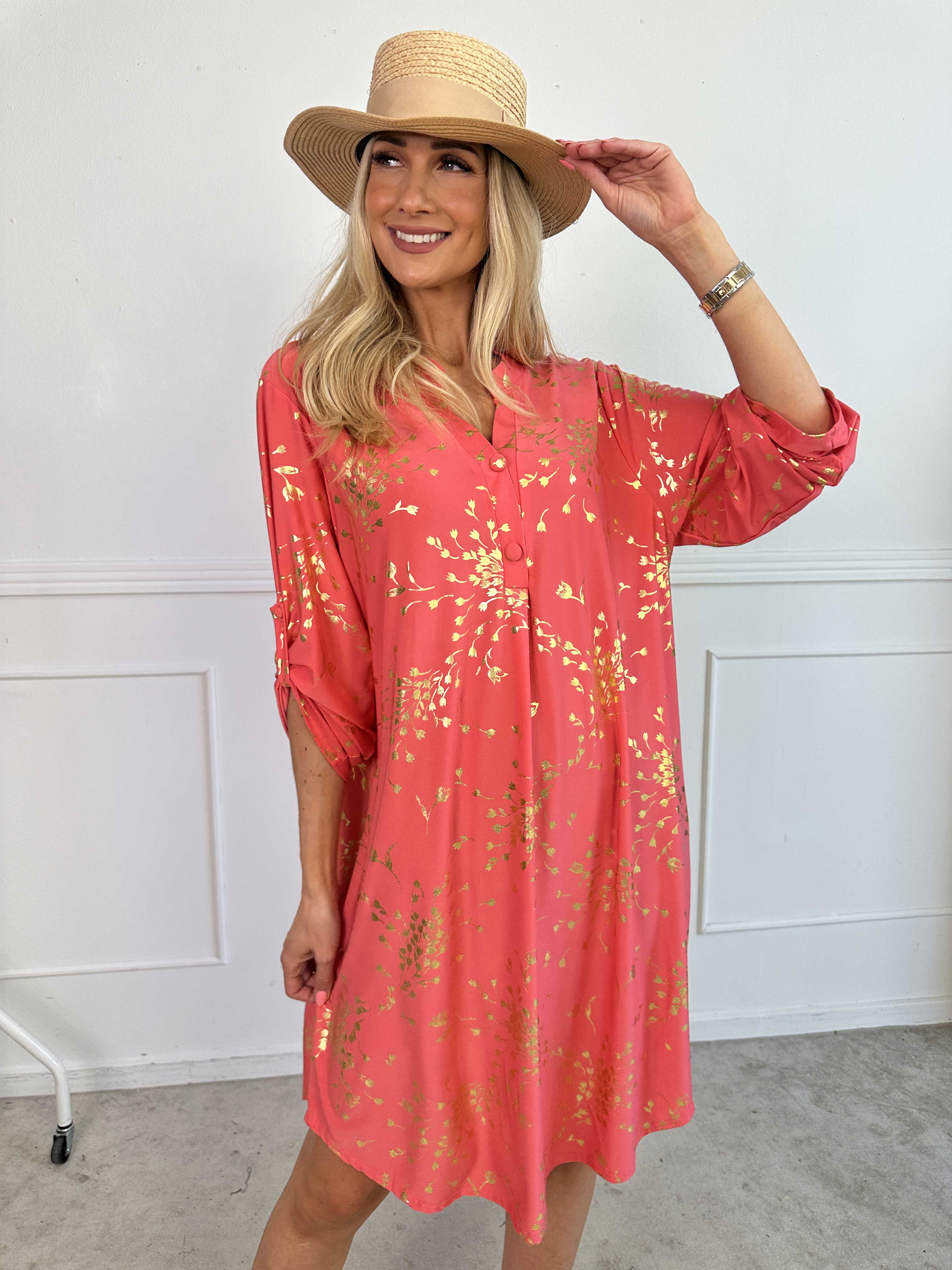 Ebba Gold Leaf Long - Elastisk enfärgad klänning med guld blommigt mönster