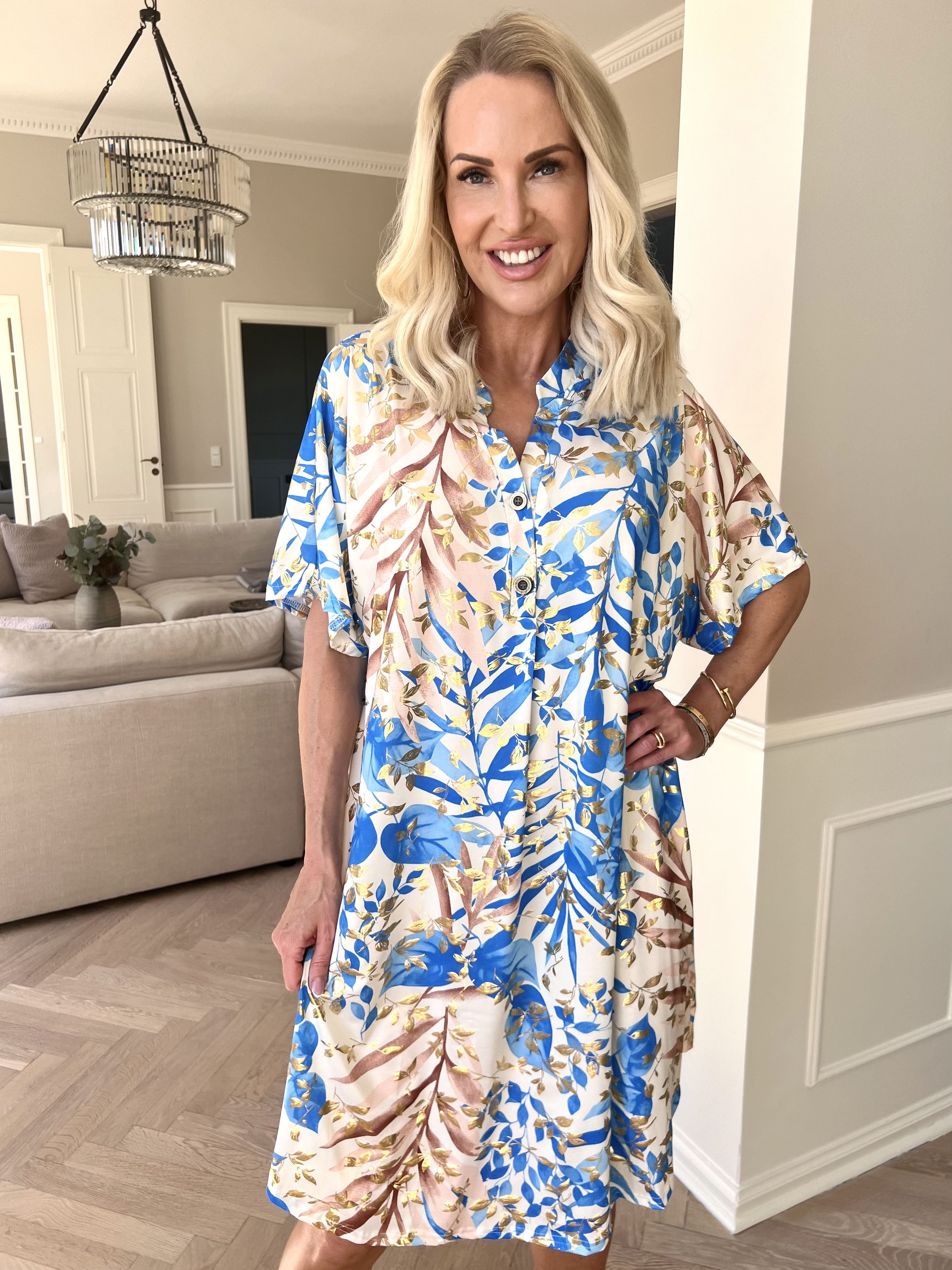 Ebba Gold Leaf Sleeveless - Skjortklänning i stretchigt tyg med bladtryck