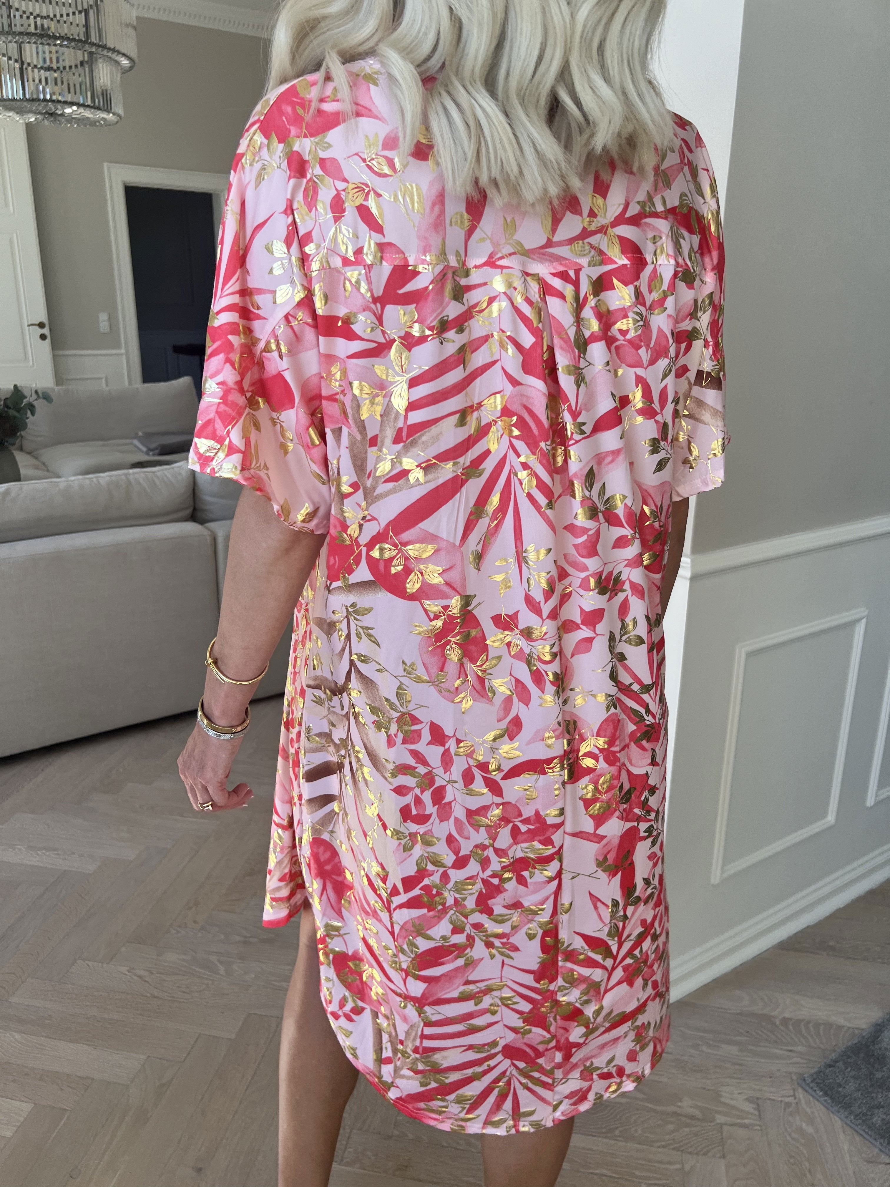 Ebba Gold Leaf Sleeveless - Skjortklänning i stretchigt tyg med bladtryck