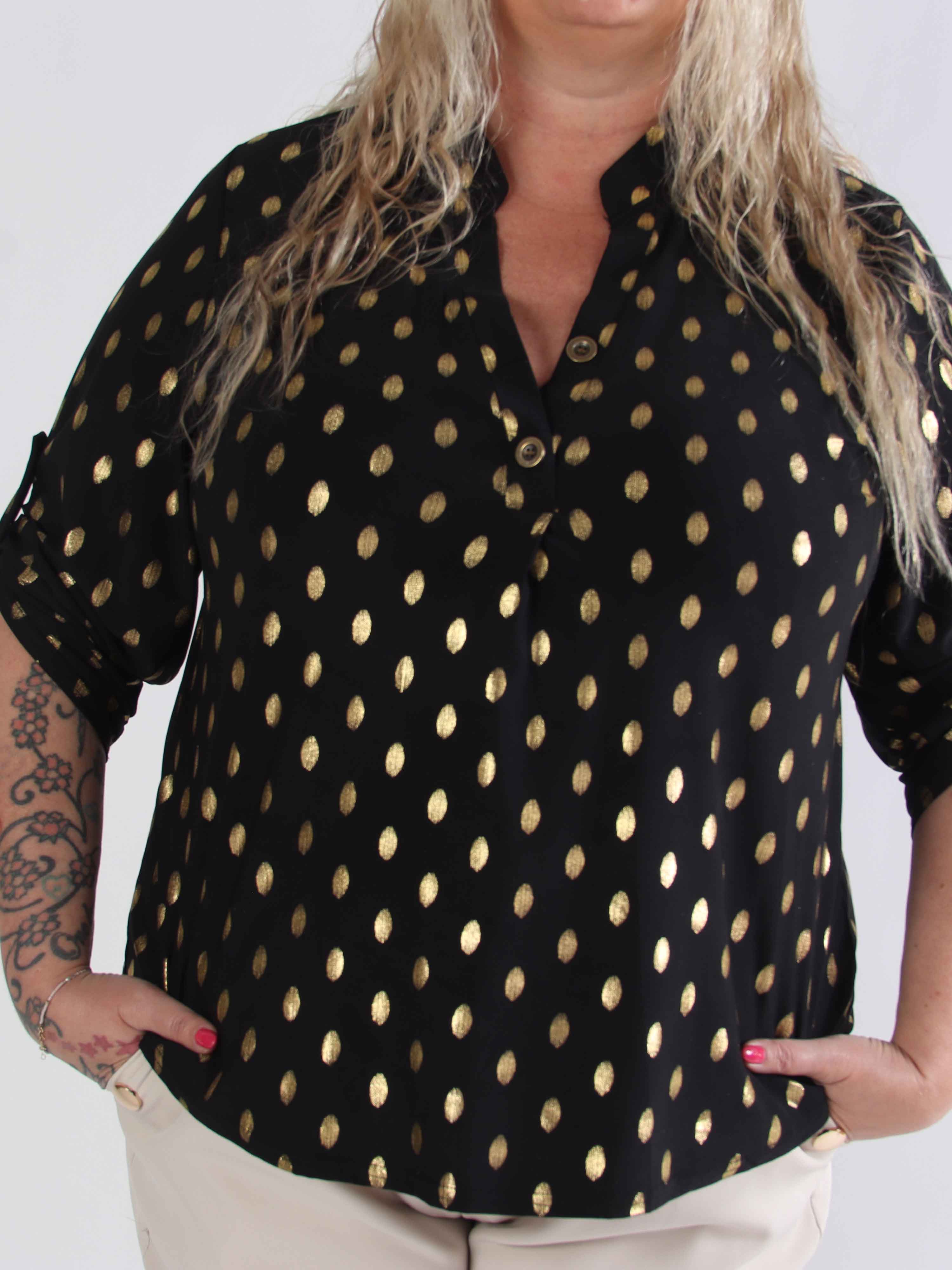 Ebba Gold Shirt - Elastisk plus size blus med guld prickar