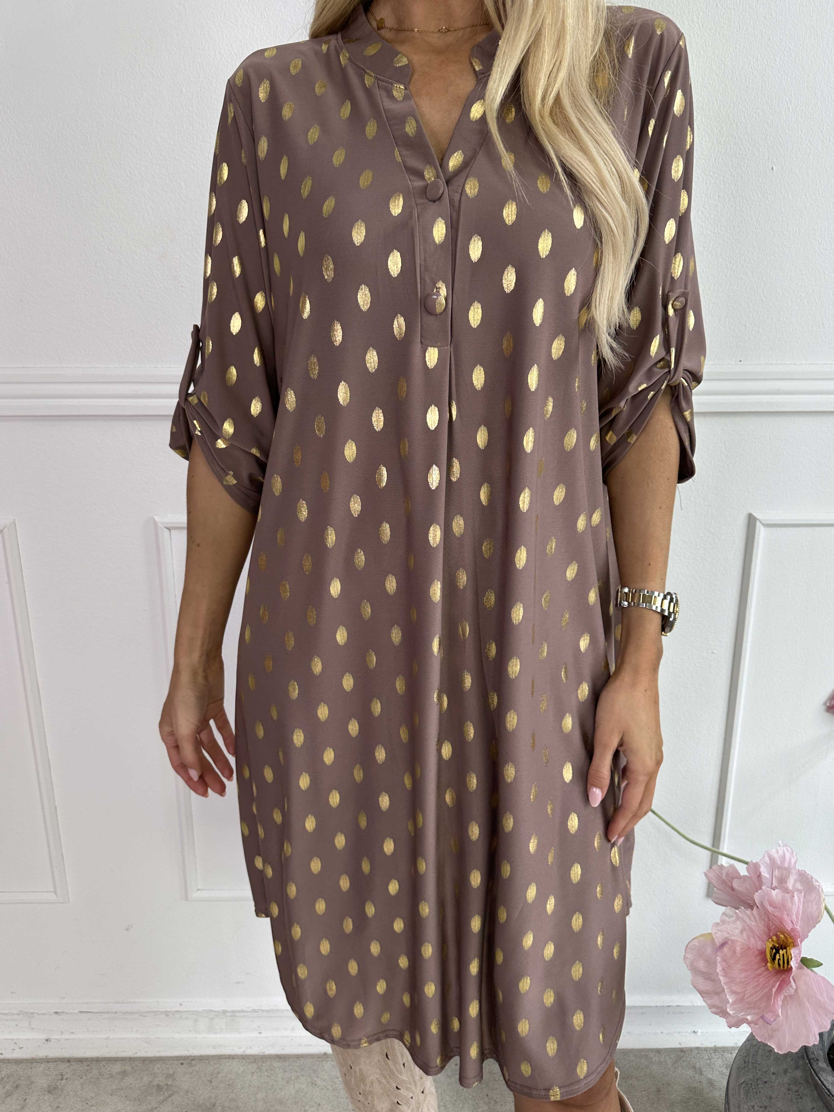 Ebba Gold Long - Elastisk klänning med guldprickar