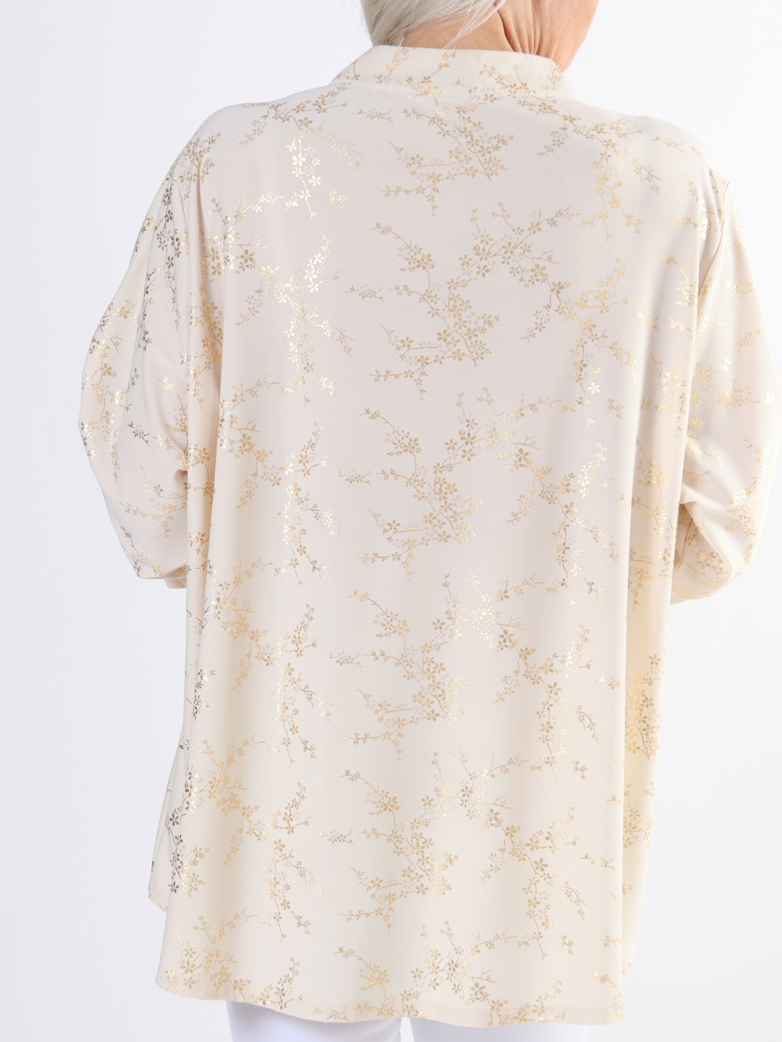 Ebba Gold - Söt plus size-blus i stretchigt tyg med gulddetaljer