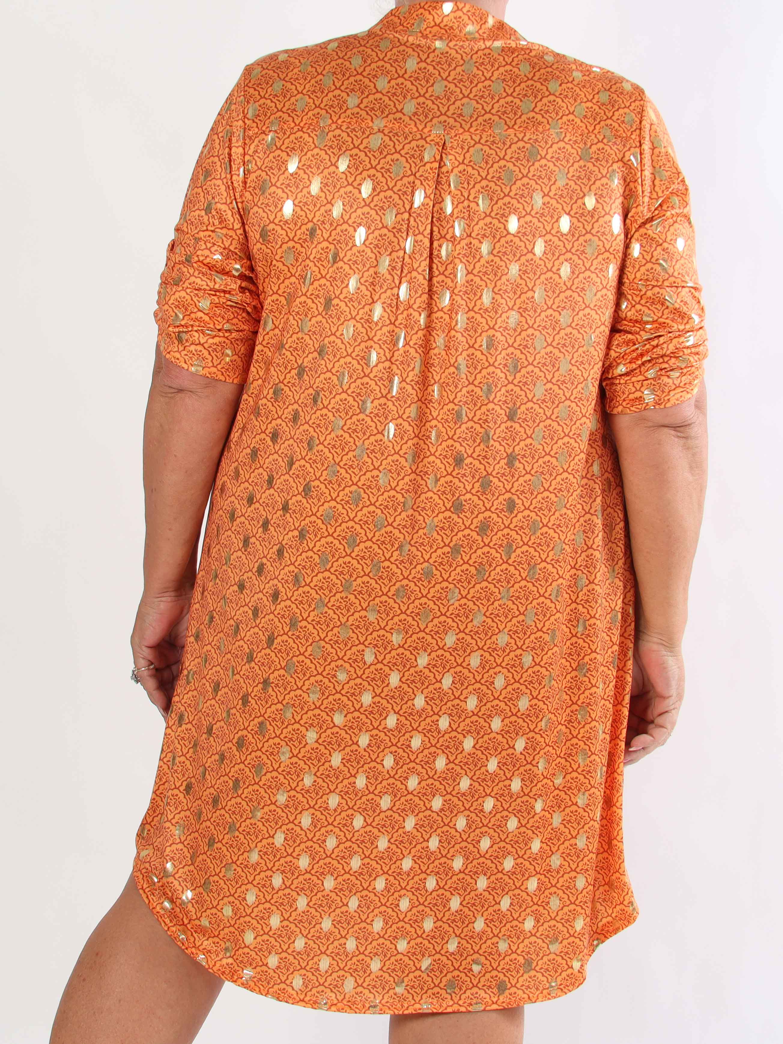 Ebba Marrakech - Elastisk plus size kjole med fint mønster og guld dutter