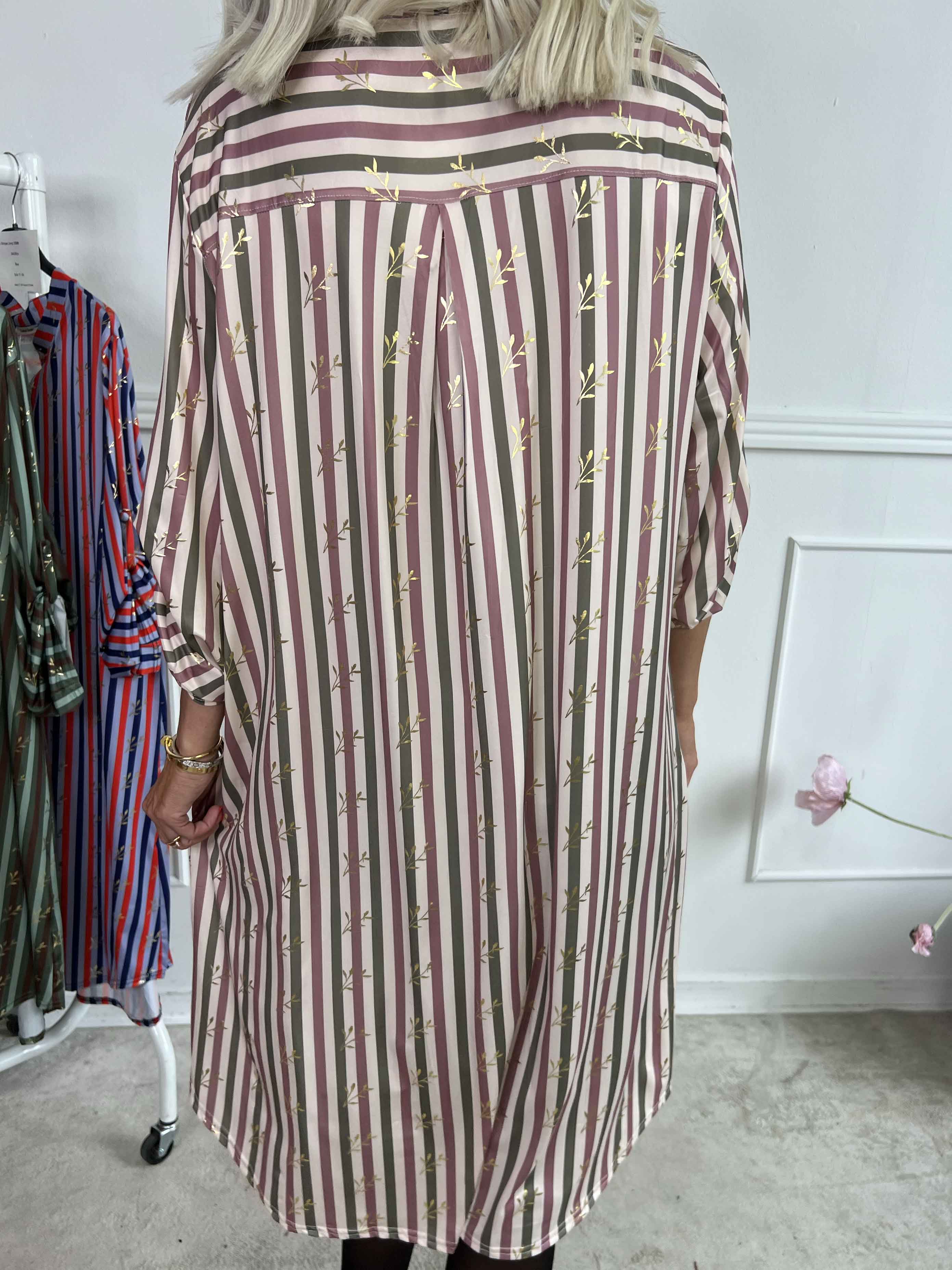 Ebba Stripe Long - Randig elastisk klänning med guldfärgade blad