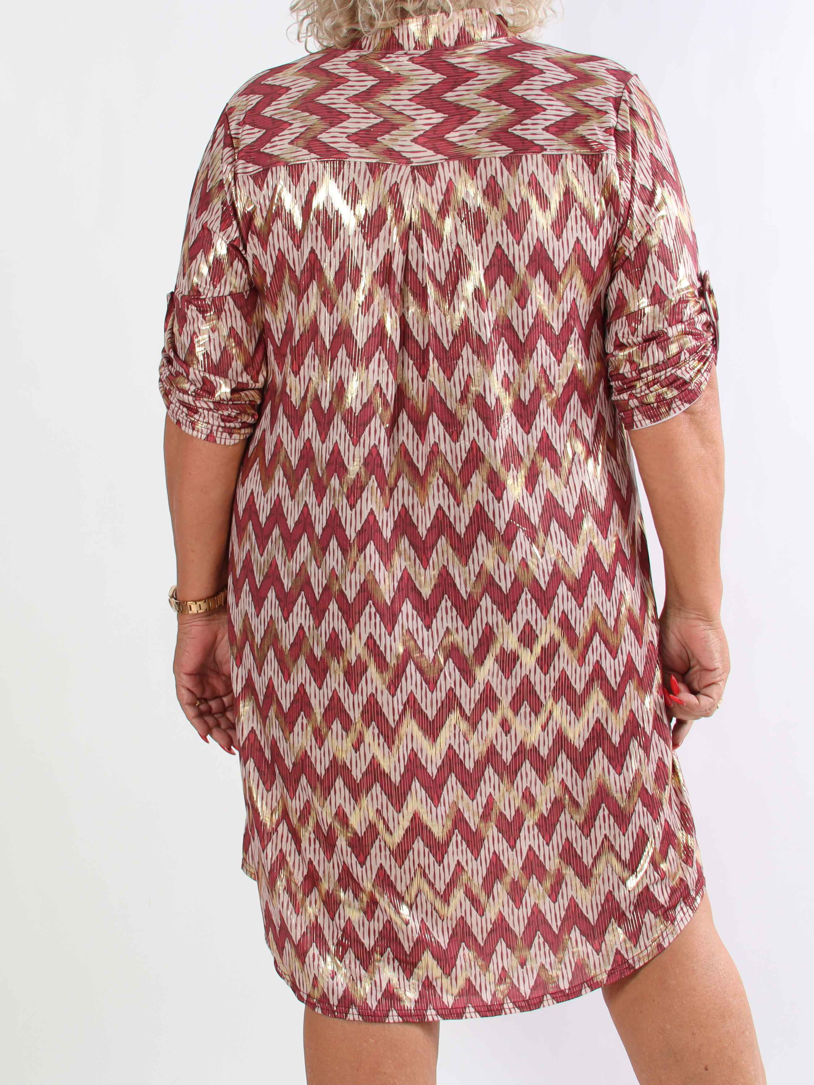 Ebba Zigzag Long - Elastisk mönstrad plus size klänning med gulddetaljer