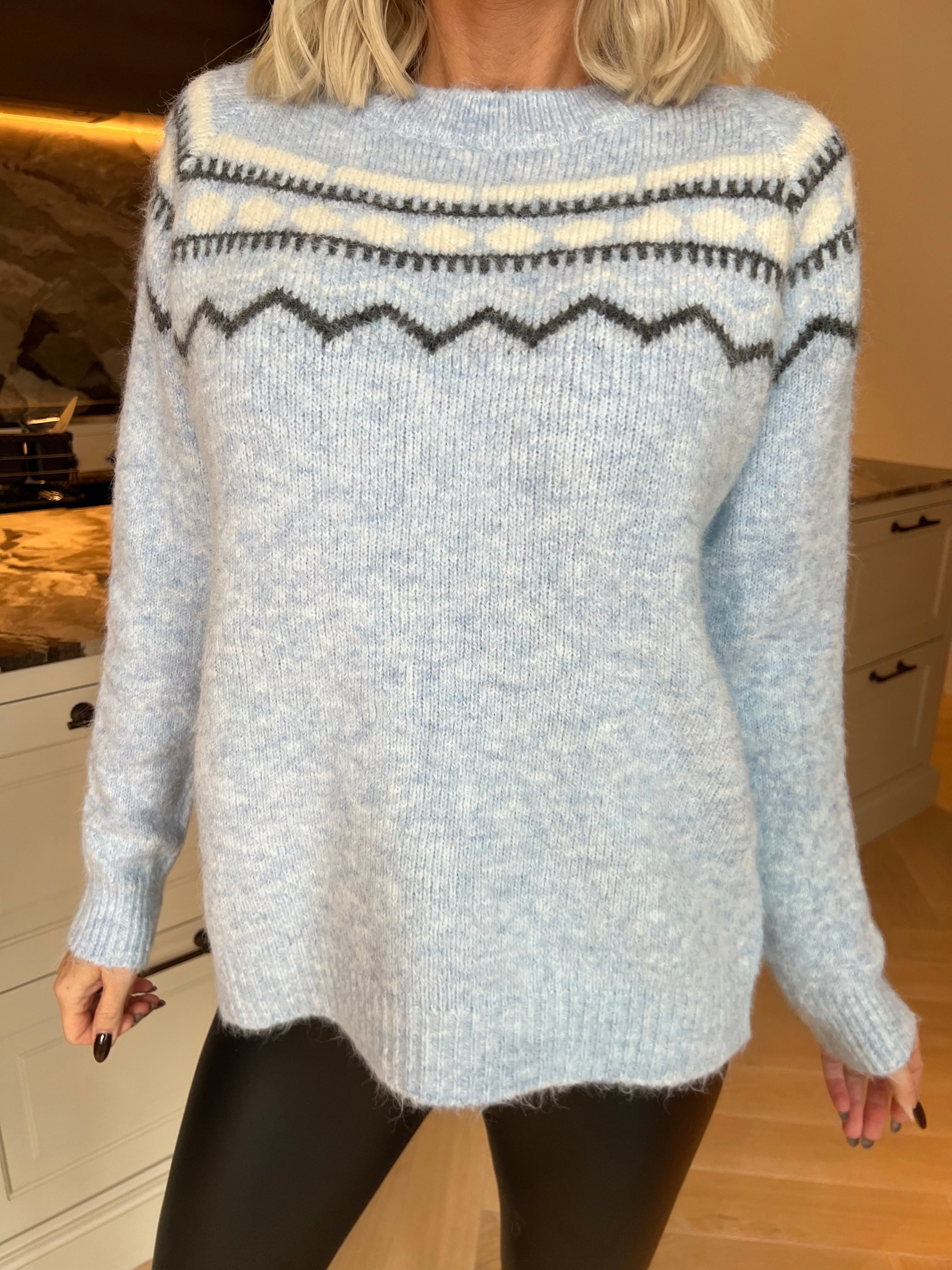 Elena - Mjuk och mysig stickad tröja med vackert mönster i nordisk design